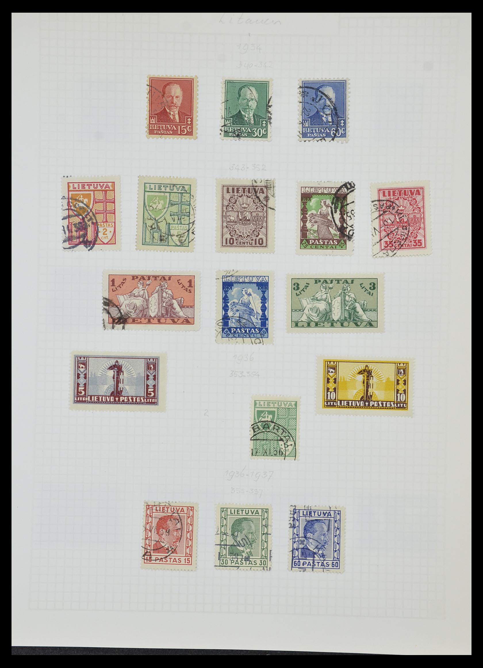 33980 100 - Stamp collection 33980 Finland and Baltic States 1866-1990.