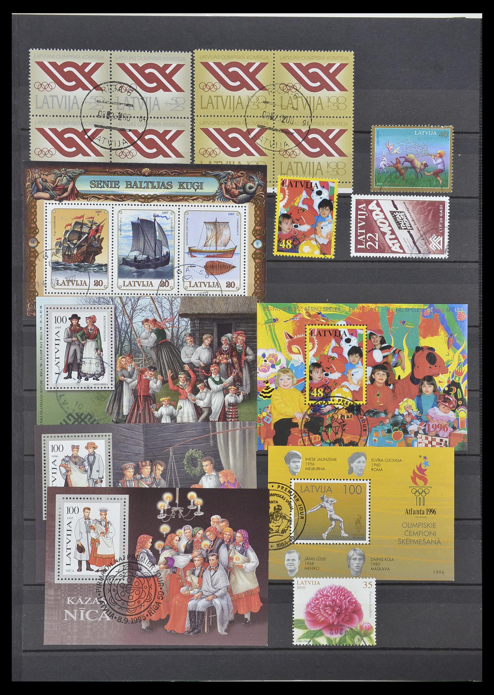 34006 044 - Postzegelverzameling 34006 Baltische Staten 1918-2008.