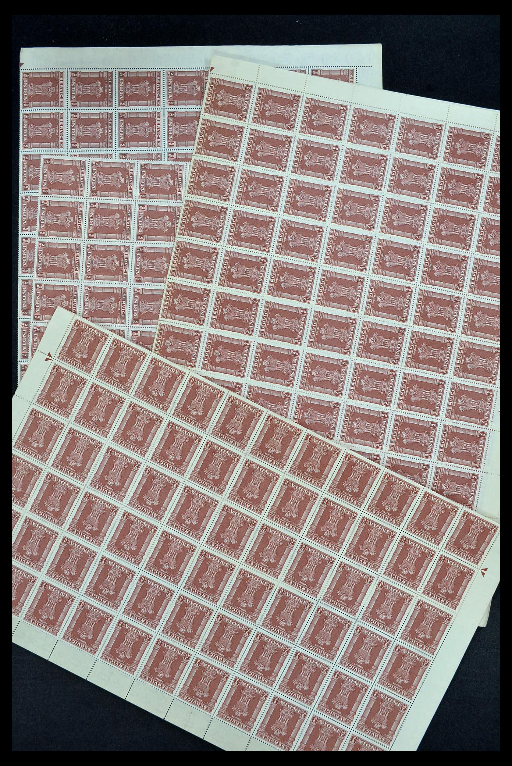 34016 060 - Postzegelverzameling 34016 India dienstzegels 1958-1971.