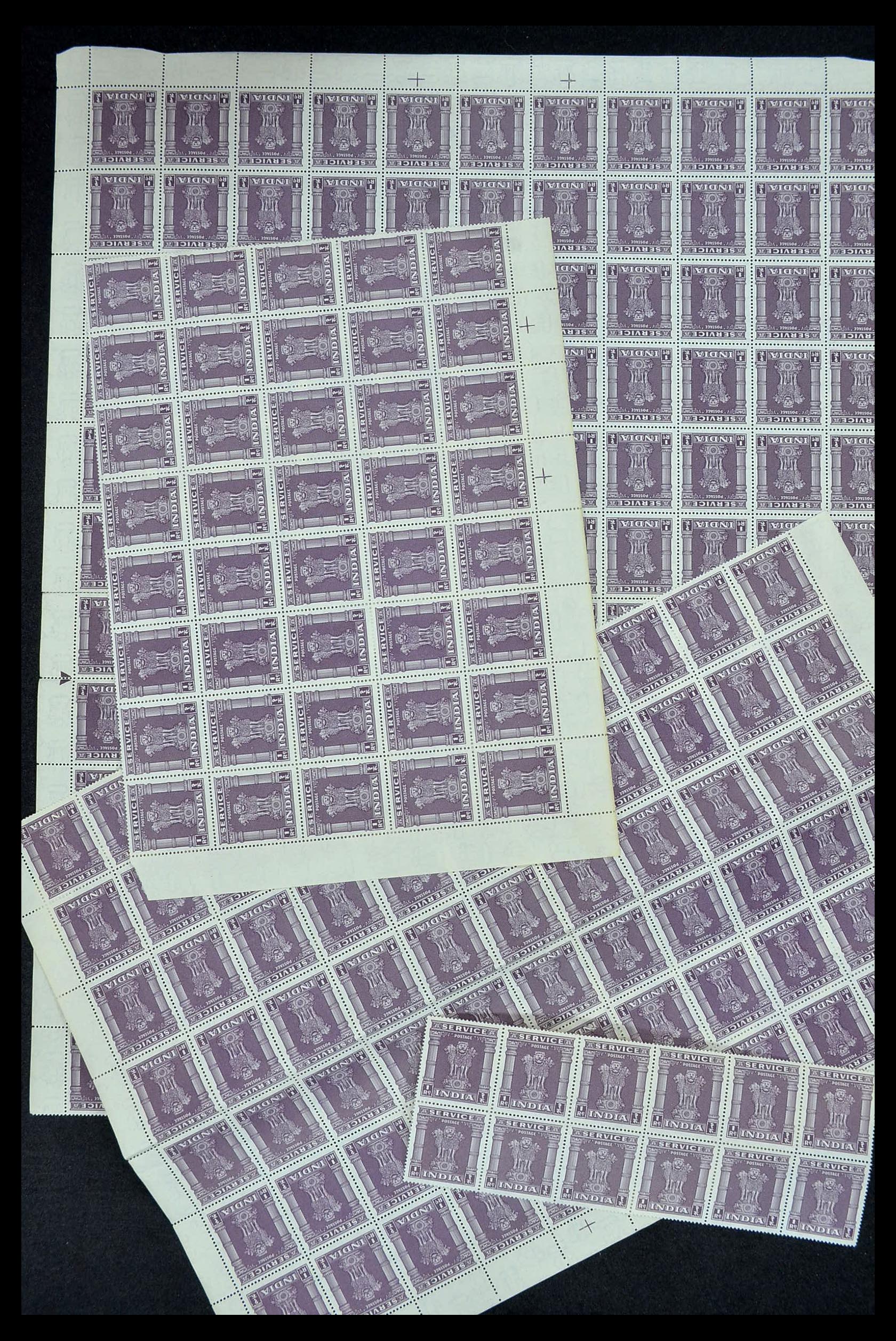 34016 065 - Postzegelverzameling 34016 India dienstzegels 1958-1971.