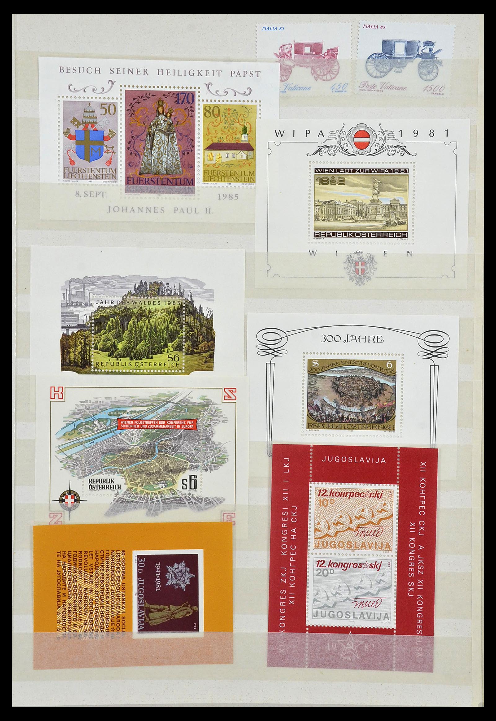 34045 033 - Stamp collection 34045 Western Europe souvenir sheets 1973-1986.