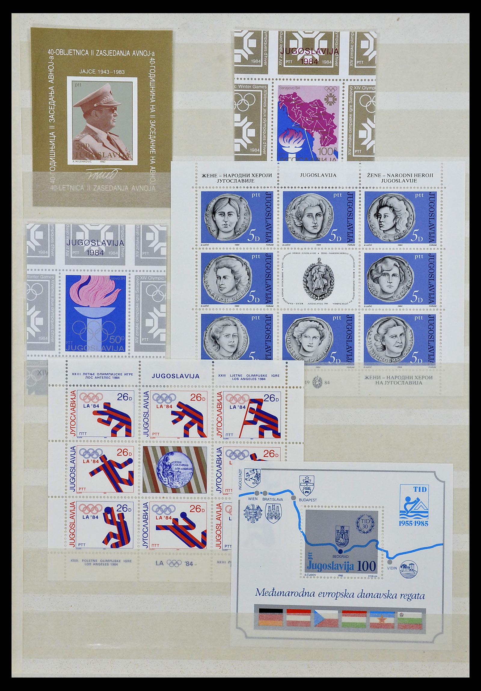 34045 036 - Stamp collection 34045 Western Europe souvenir sheets 1973-1986.