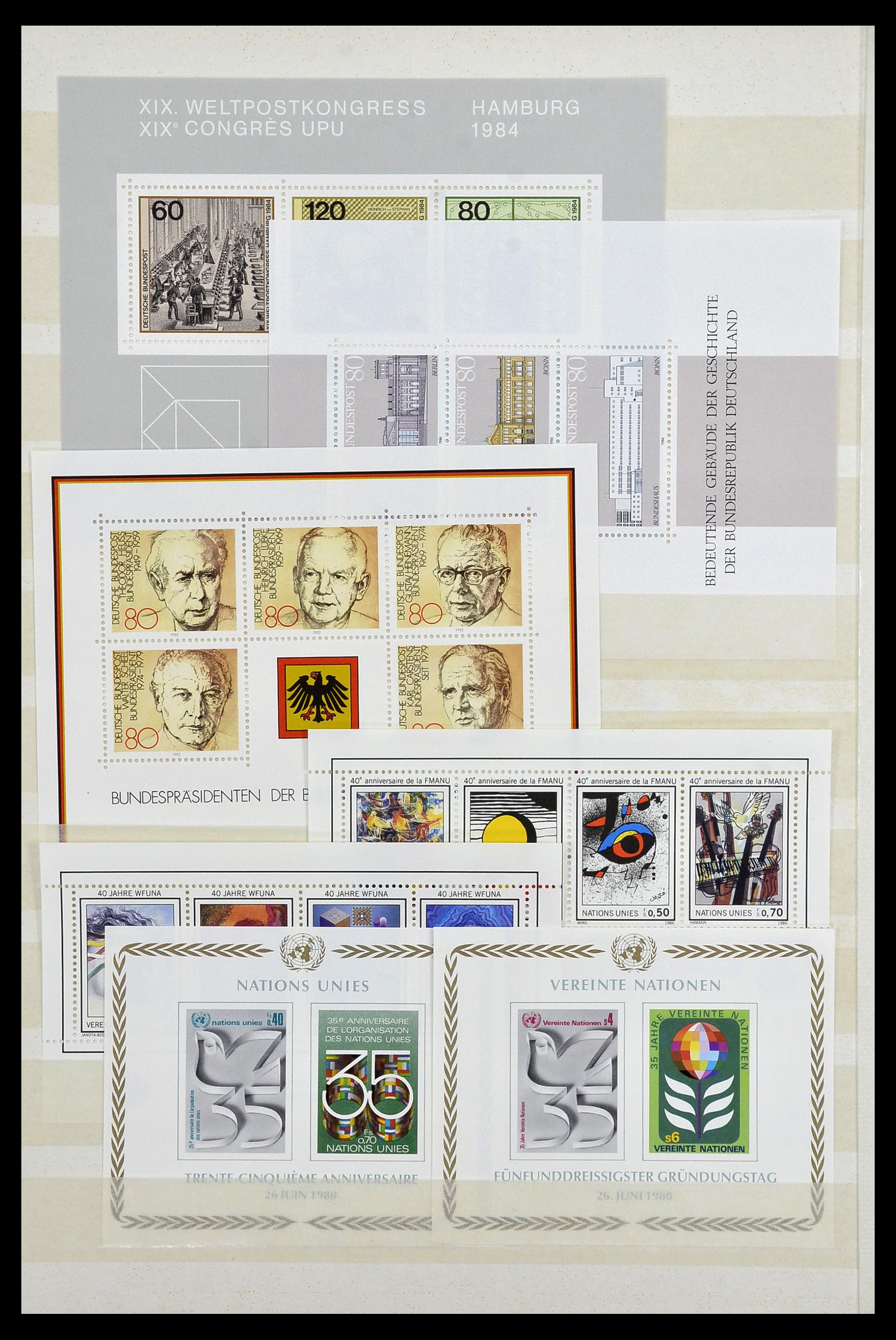 34045 060 - Stamp collection 34045 Western Europe souvenir sheets 1973-1986.