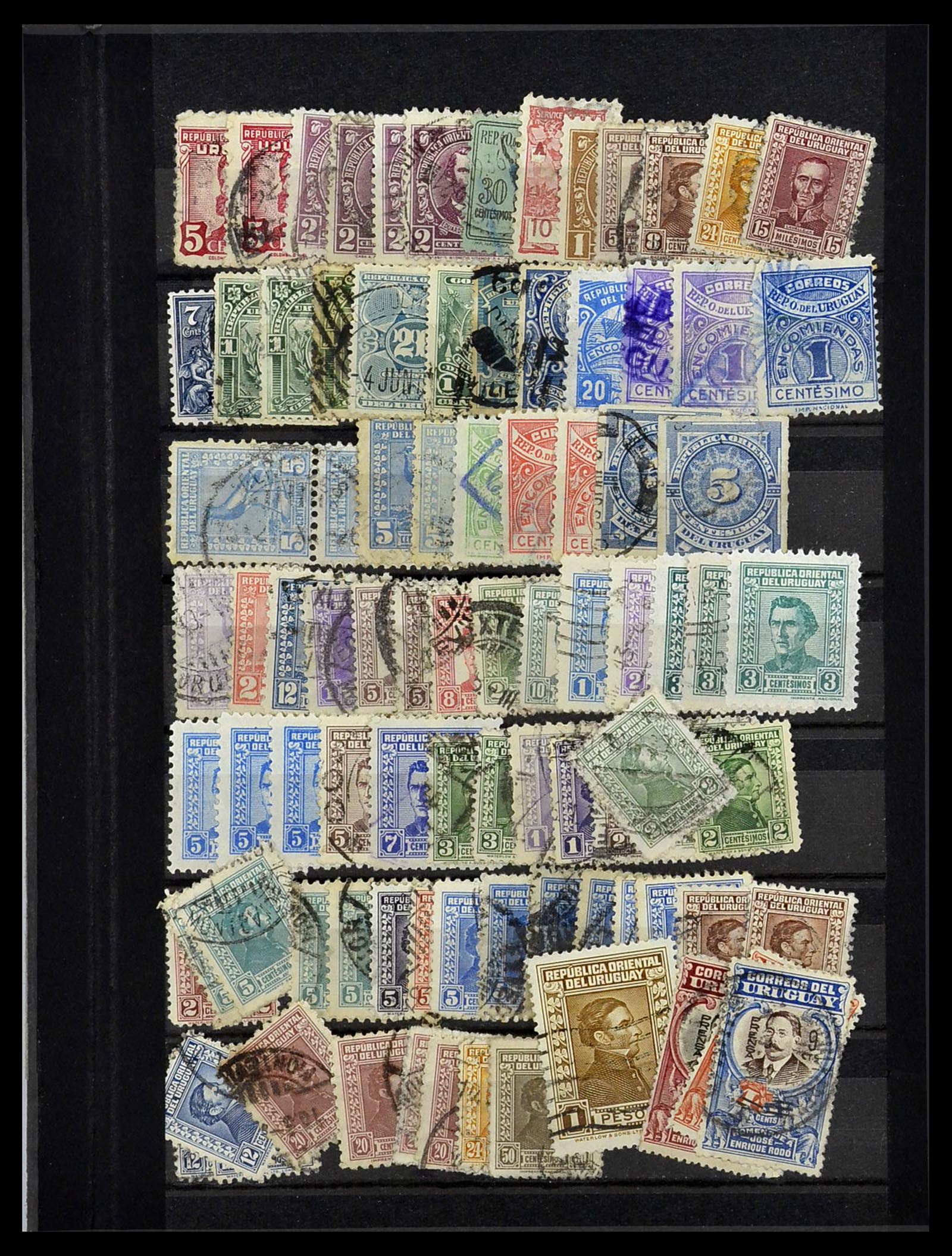 34115 003 - Postzegelverzameling 34115 Uruguay 1856-1950.