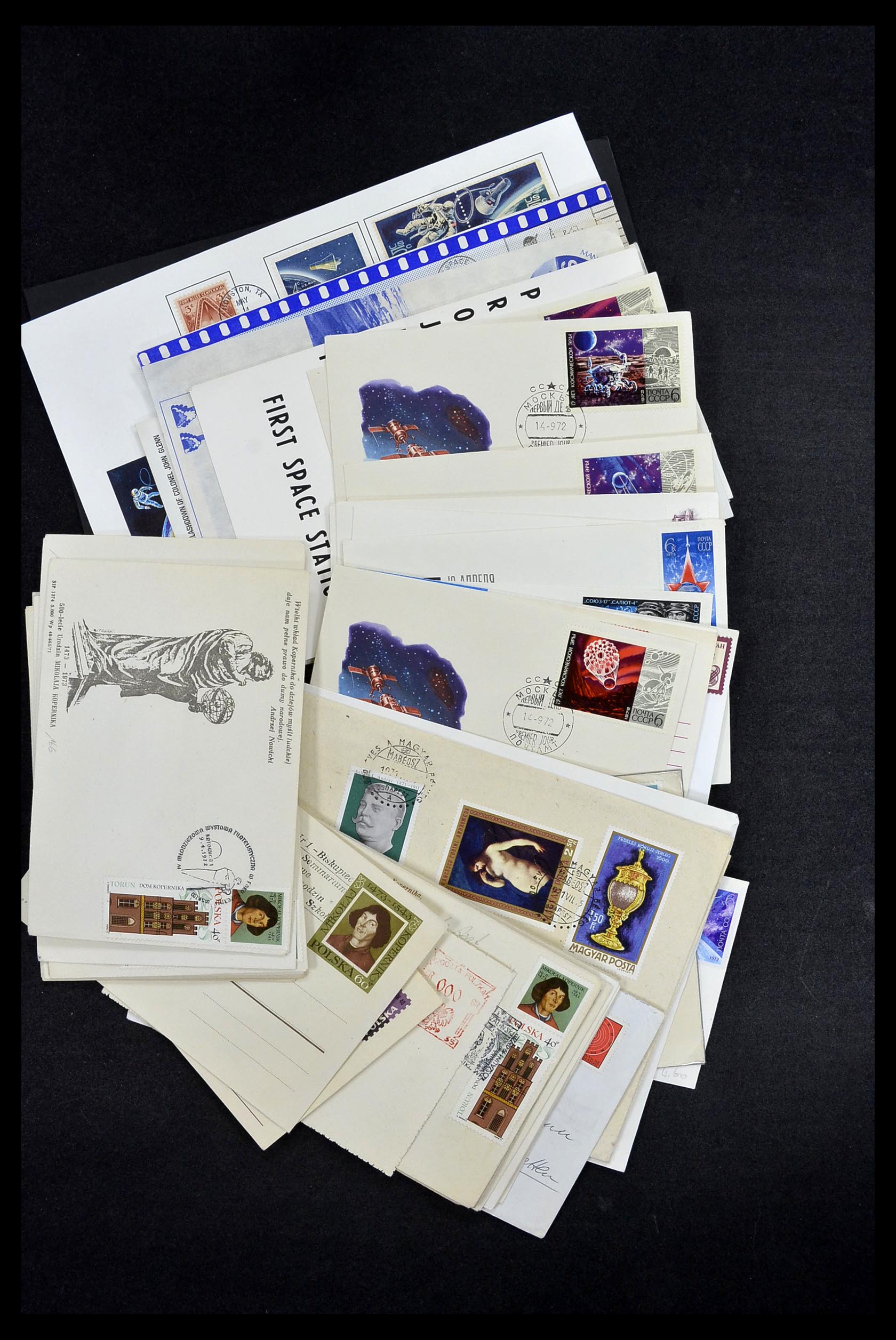 34147 002 - Postzegelverzameling 34147 Motief Ruimtevaart 1928(!)-1999.