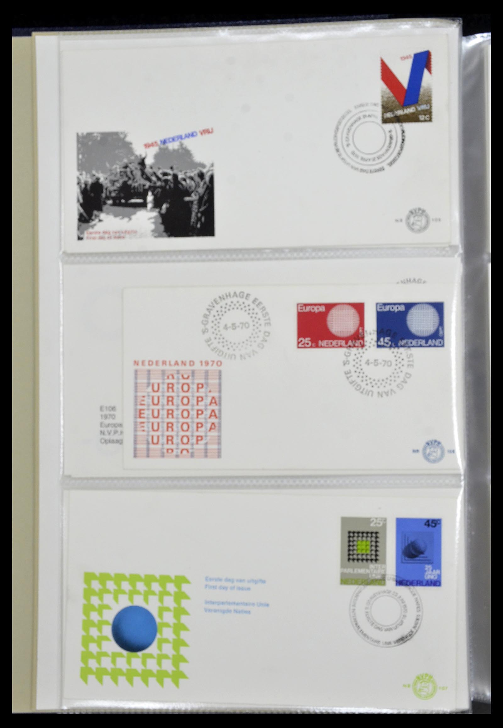 34207 002 - Postzegelverzameling 34207 Nederland FDC's 1970-2011.