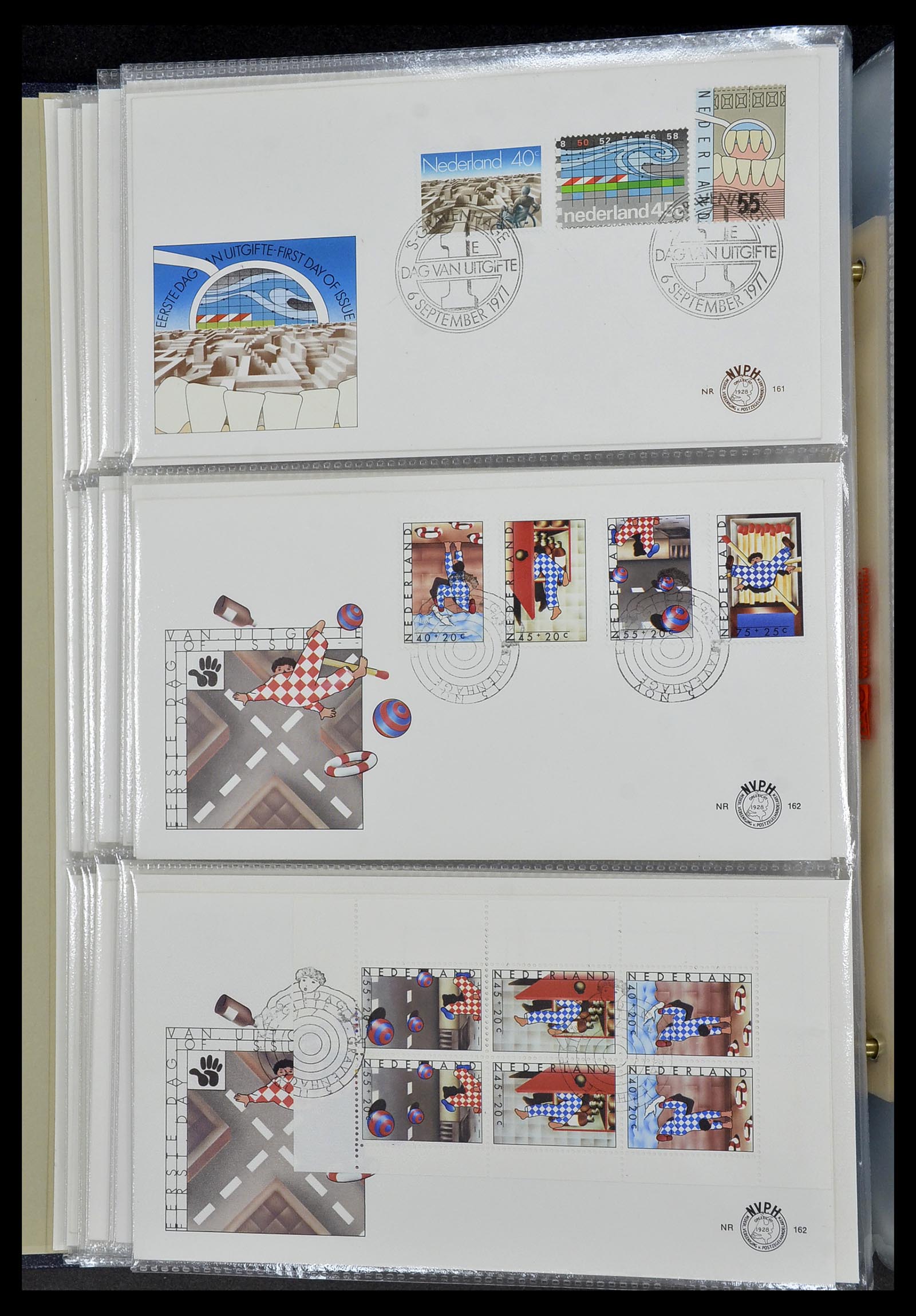 34207 022 - Postzegelverzameling 34207 Nederland FDC's 1970-2011.