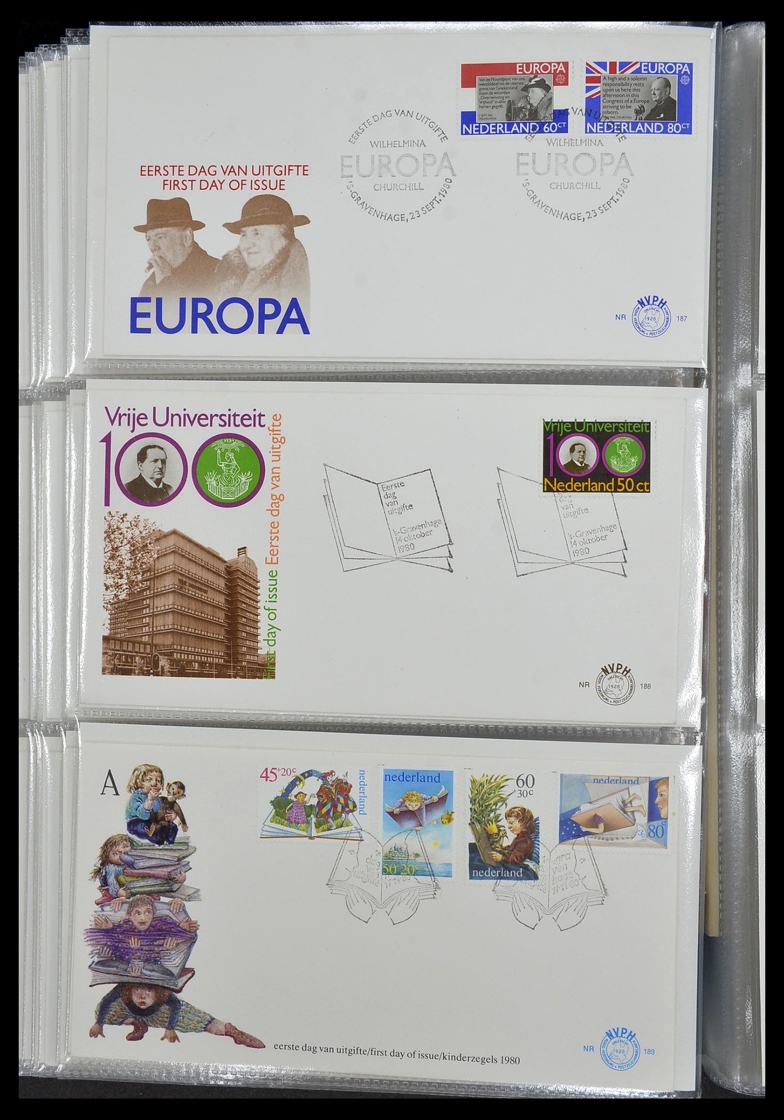 34207 032 - Postzegelverzameling 34207 Nederland FDC's 1970-2011.