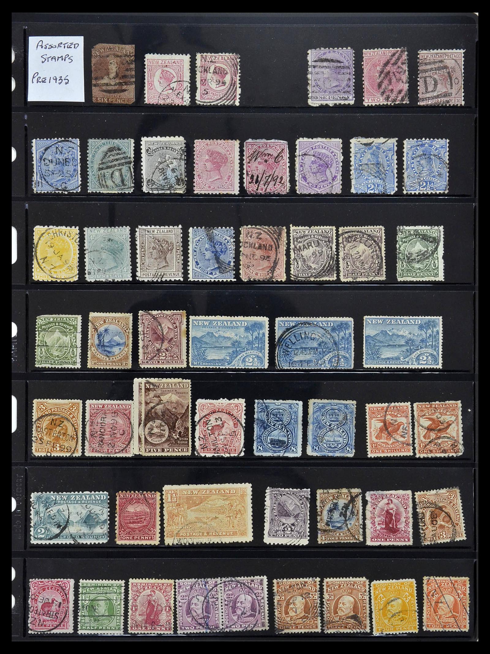 34210 001 - Stamp collection 34210 New Zealand 1870-2010.