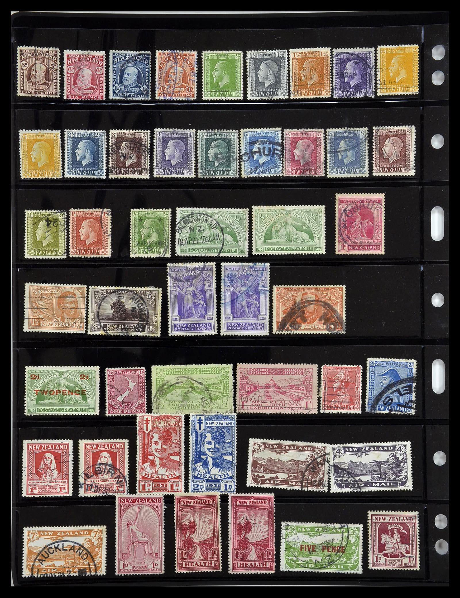 34210 002 - Postzegelverzameling 34210 Nieuw Zeeland 1870-2010.