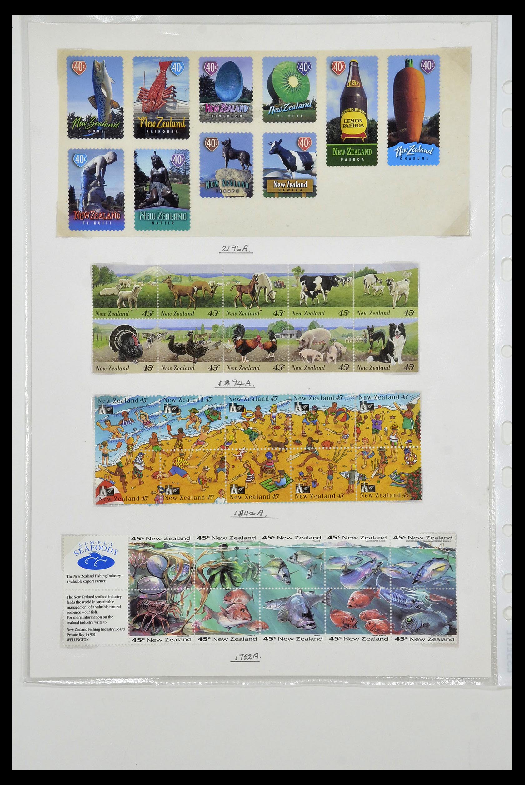 34210 330 - Stamp collection 34210 New Zealand 1870-2010.