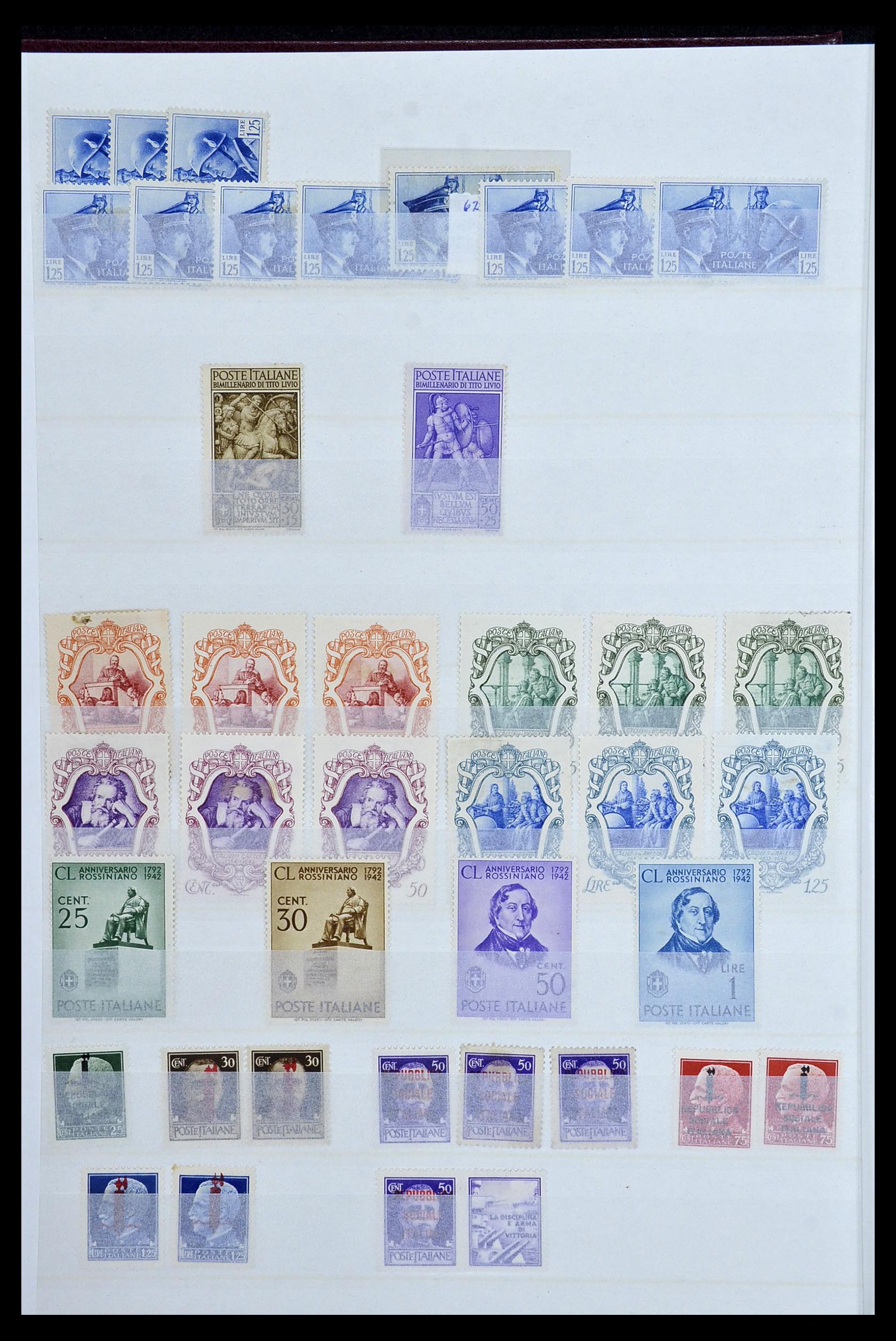 34214 014 - Postzegelverzameling 34214 Italië en gebieden 1861-1980.