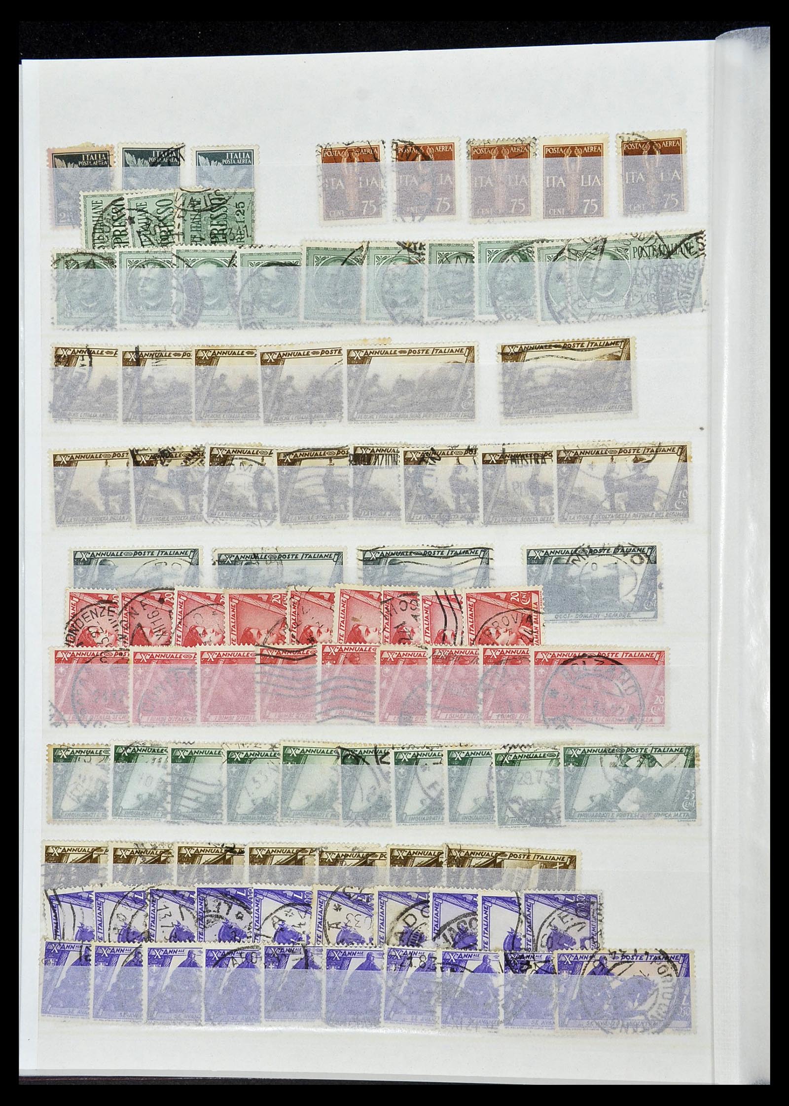 34215 024 - Stamp collection 34215 Italy 1861-1959.