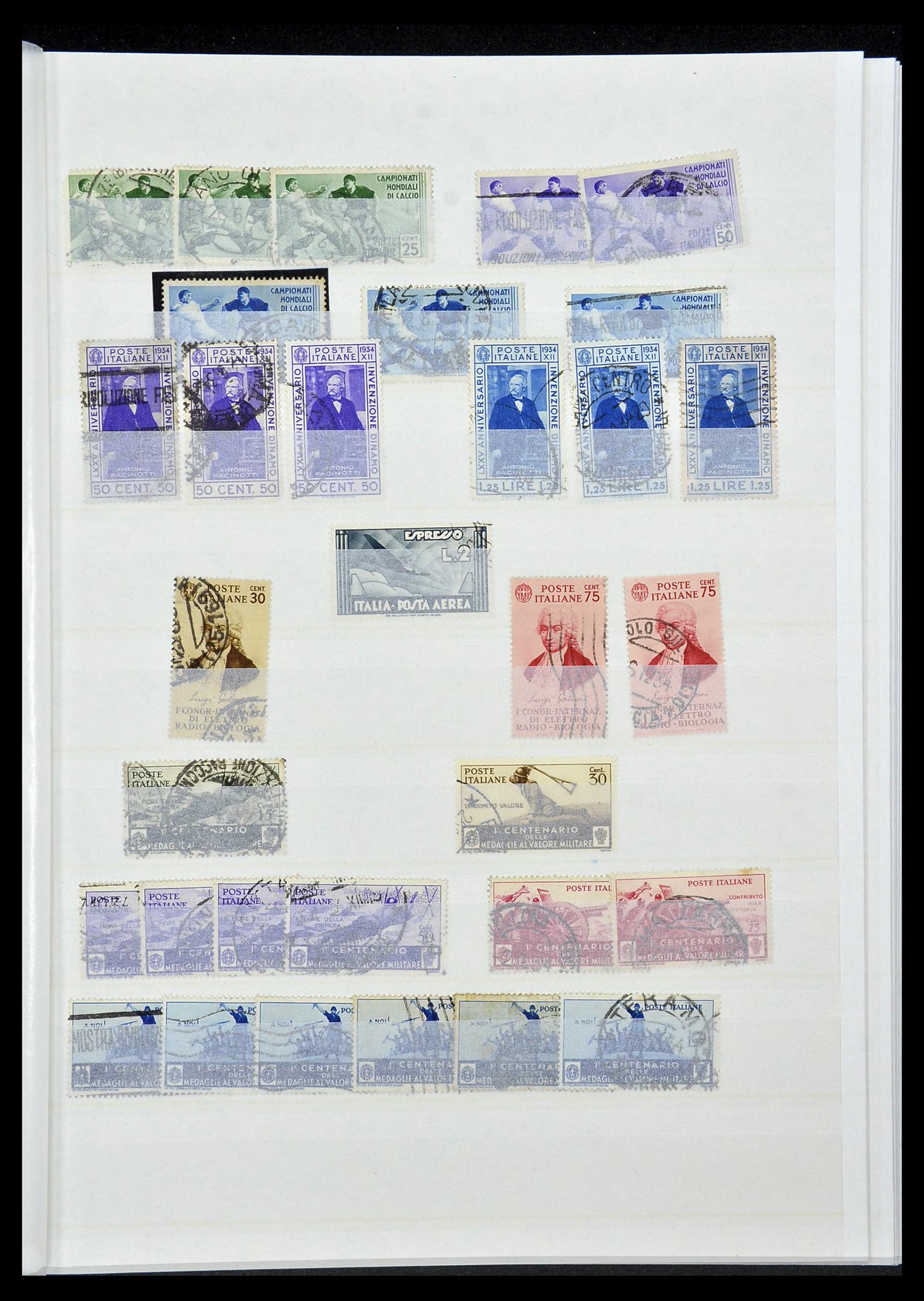34215 027 - Stamp collection 34215 Italy 1861-1959.