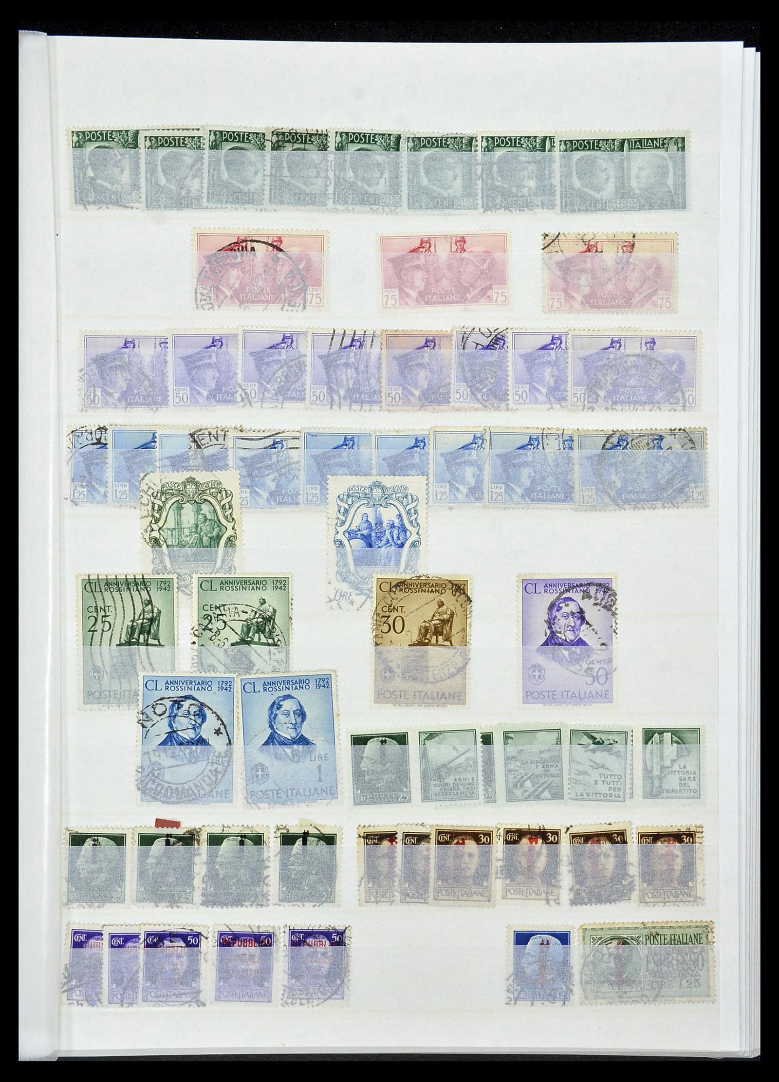 34215 033 - Stamp collection 34215 Italy 1861-1959.
