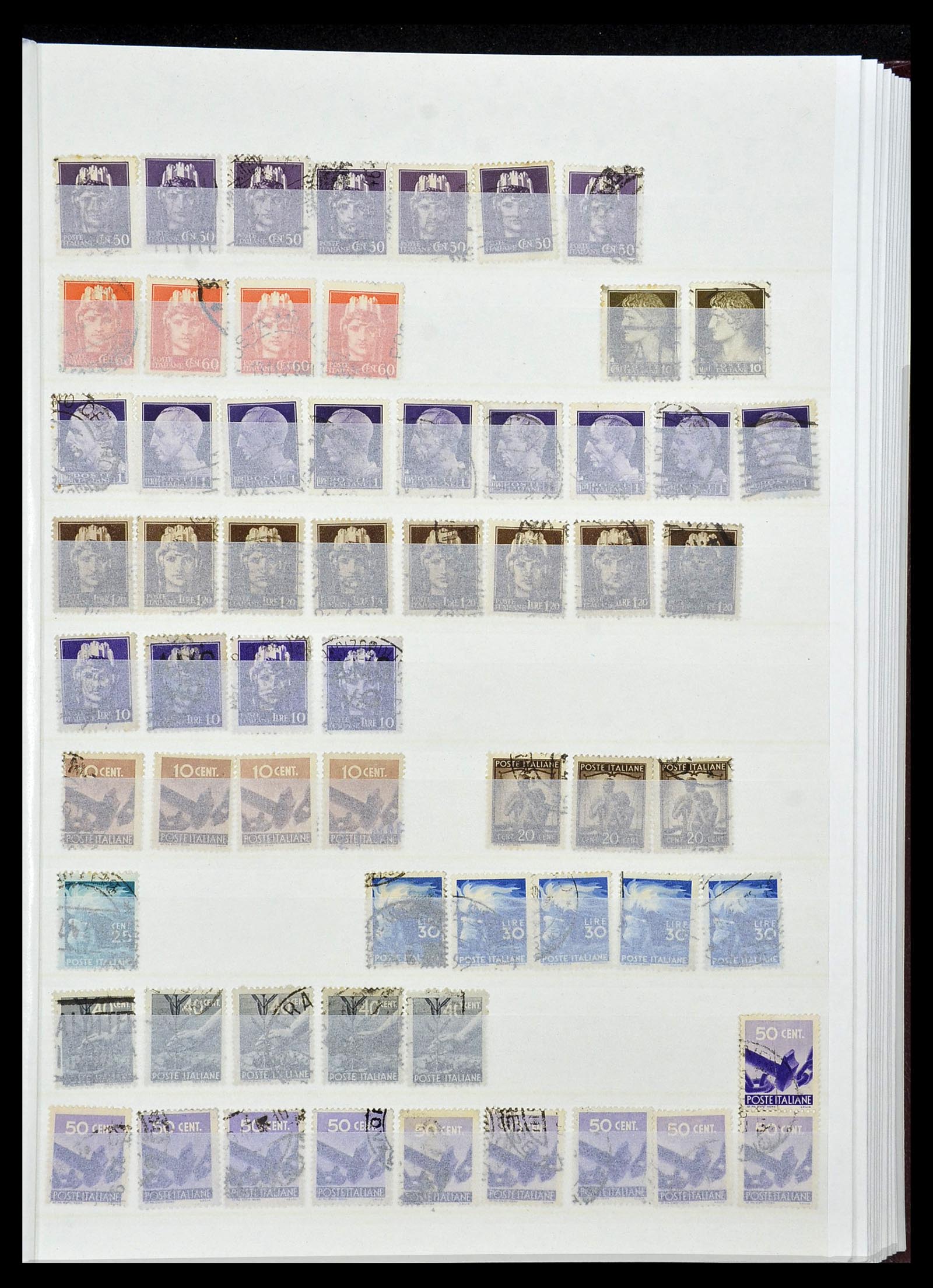 34215 035 - Stamp collection 34215 Italy 1861-1959.