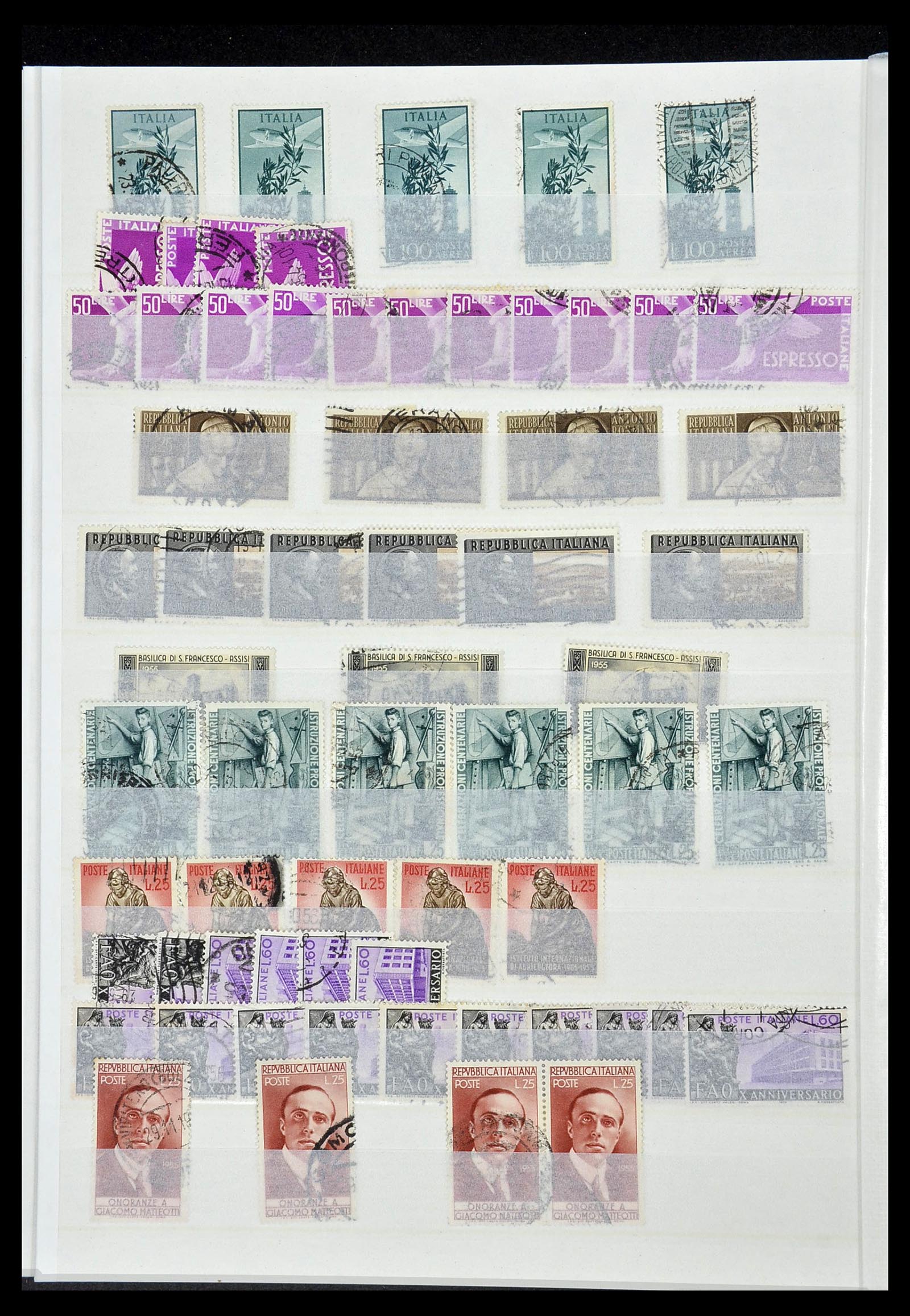 34215 052 - Stamp collection 34215 Italy 1861-1959.