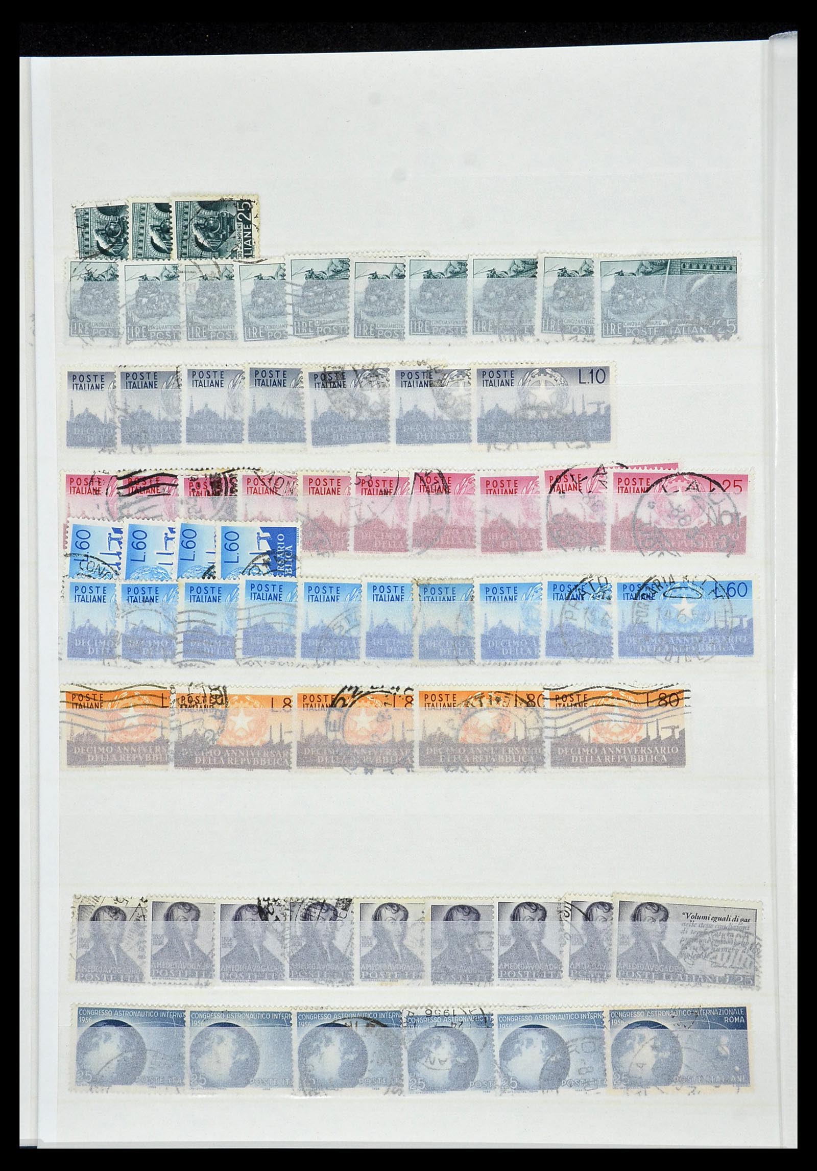 34215 054 - Stamp collection 34215 Italy 1861-1959.