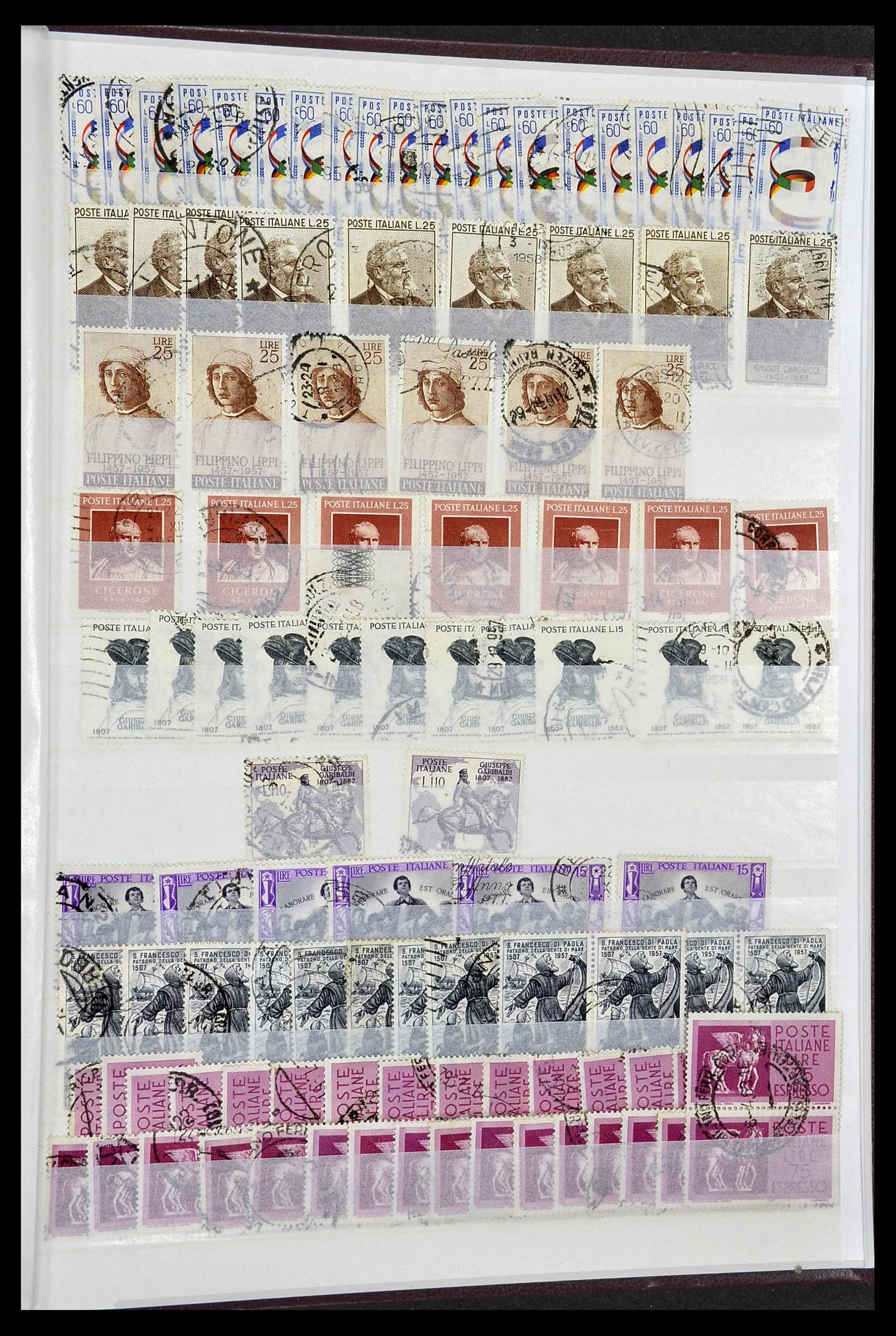 34215 057 - Stamp collection 34215 Italy 1861-1959.