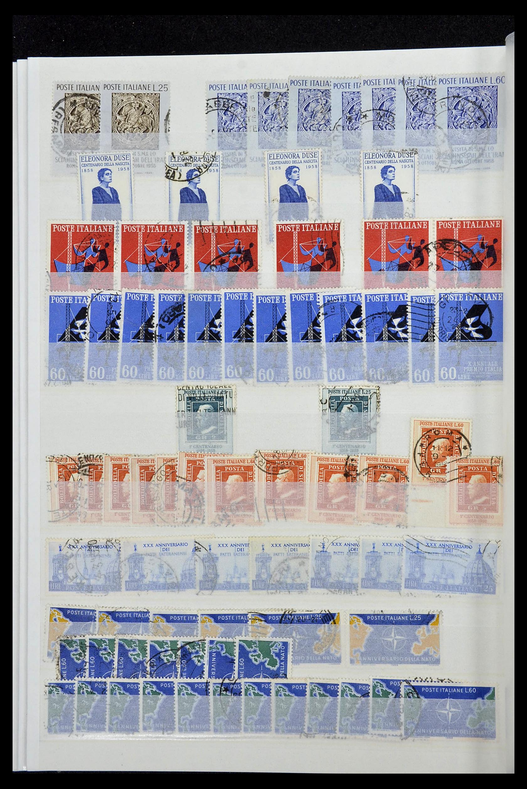 34215 060 - Stamp collection 34215 Italy 1861-1959.