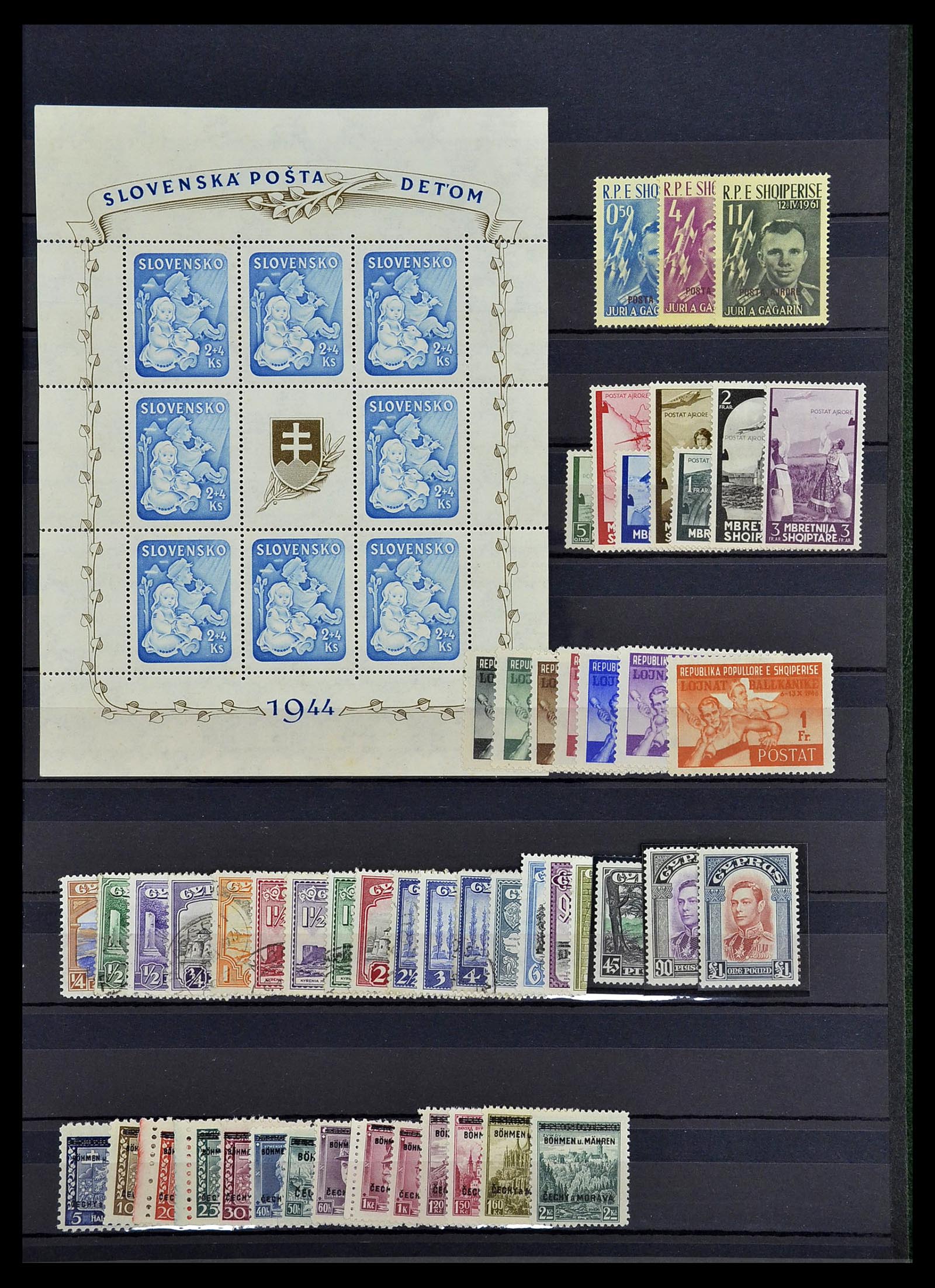 34263 009 - Postzegelverzameling 34263 Europese landen toppers 1840-1950.