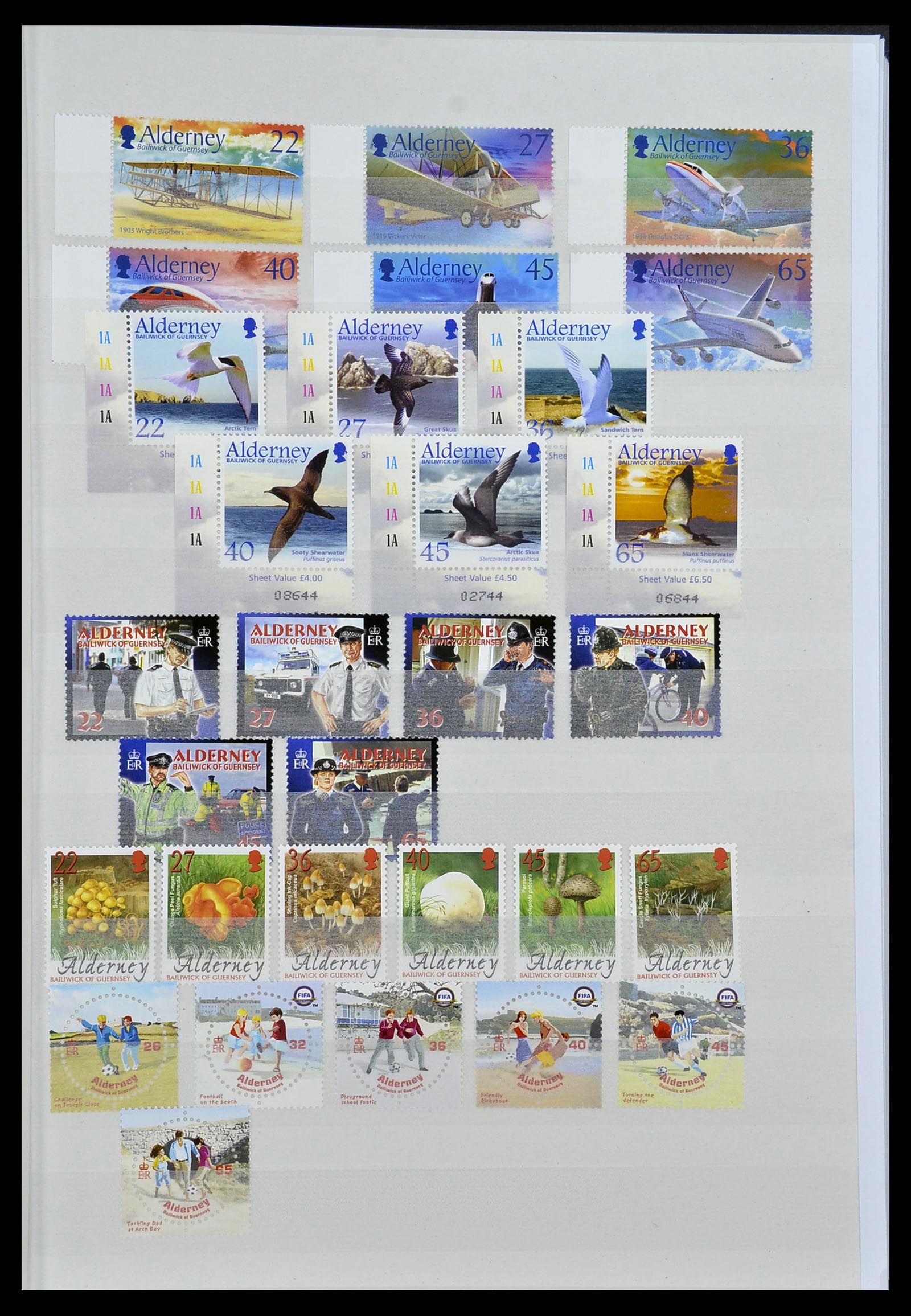 34276 105 - Postzegelverzameling 34276 Kanaaleilanden 1969-2006.