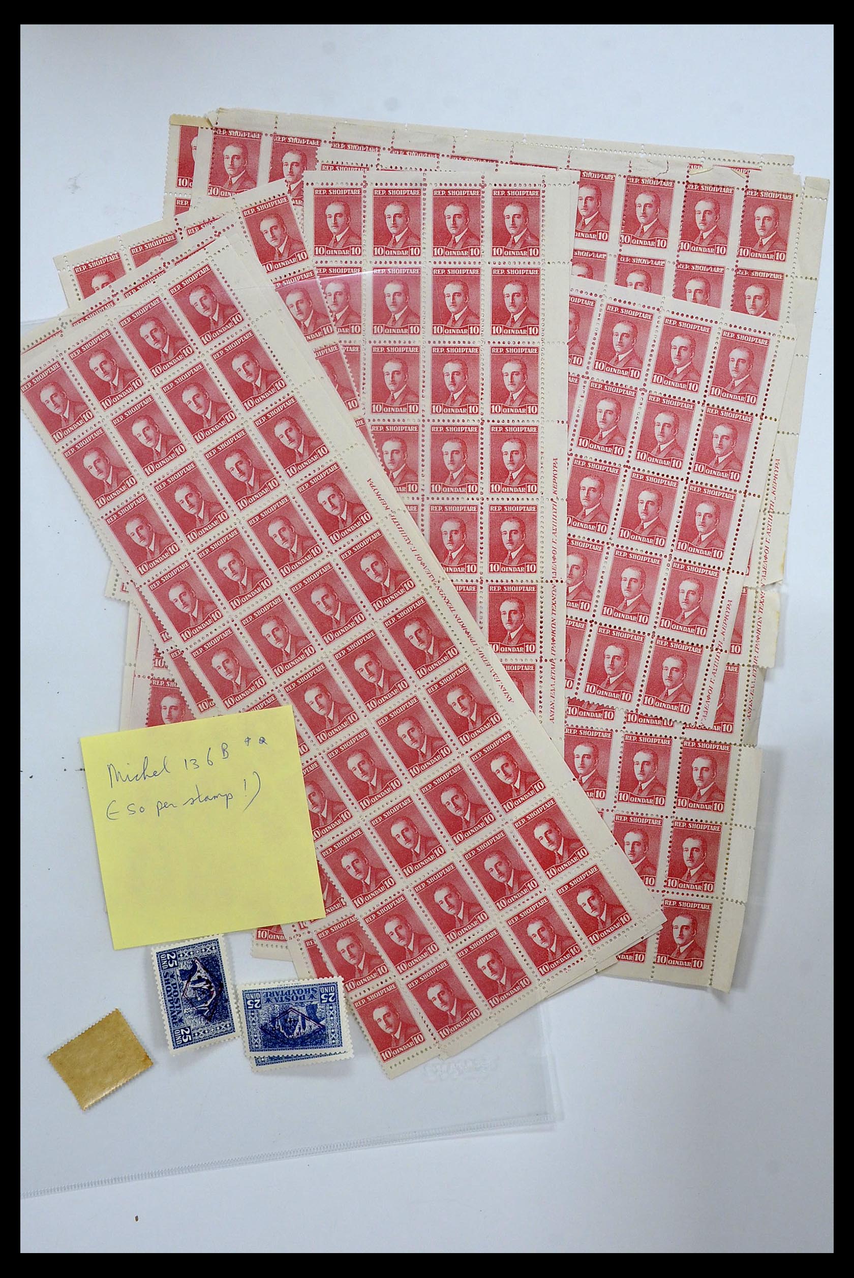 34285 003 - Postzegelverzameling 34285 Albanië 1914-1945.