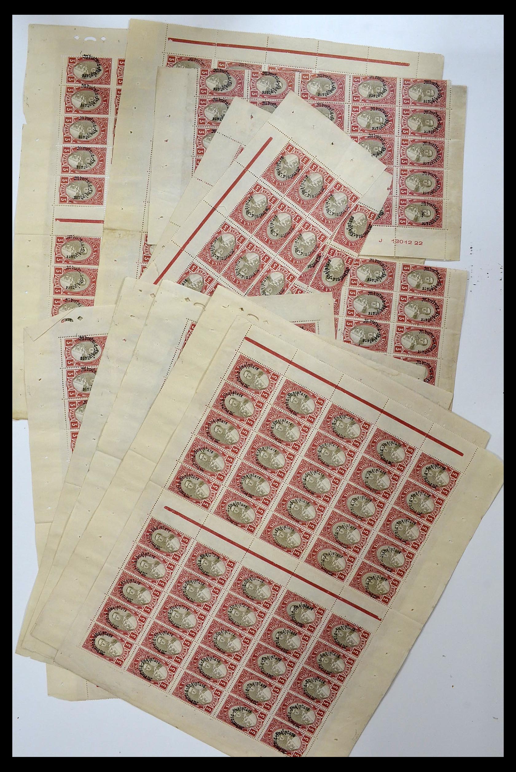 34285 006 - Postzegelverzameling 34285 Albanië 1914-1945.
