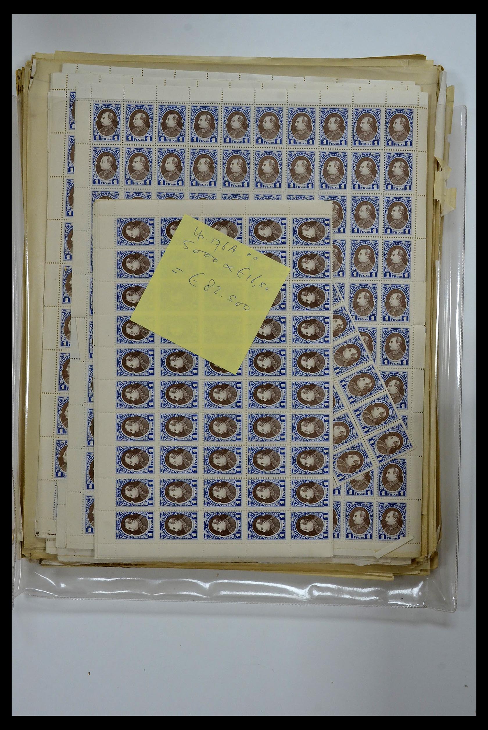 34285 015 - Postzegelverzameling 34285 Albanië 1914-1945.