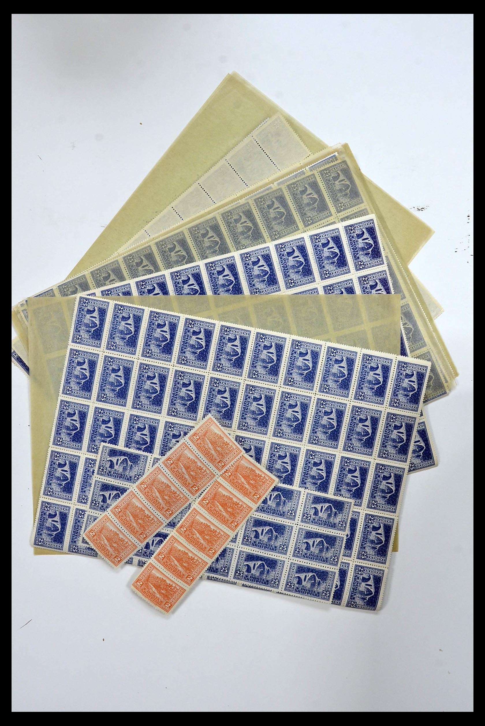 34285 021 - Postzegelverzameling 34285 Albanië 1914-1945.