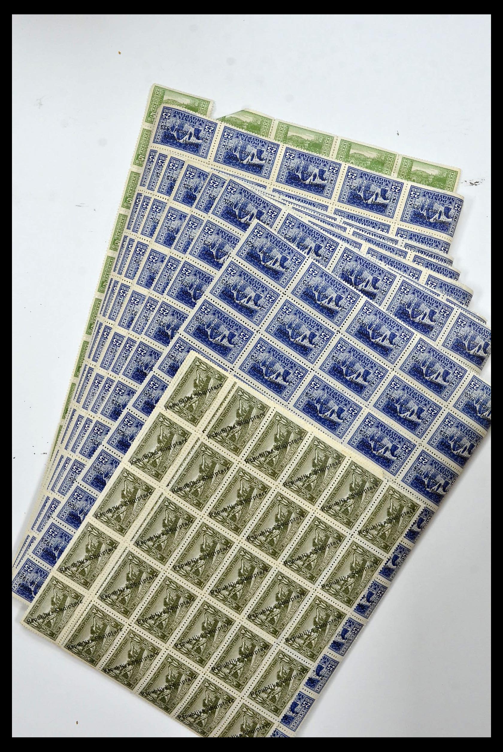 34285 026 - Postzegelverzameling 34285 Albanië 1914-1945.