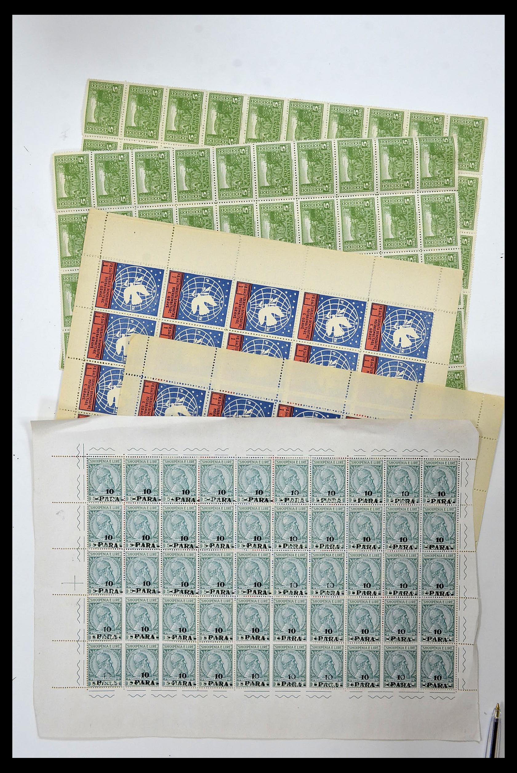 34285 029 - Postzegelverzameling 34285 Albanië 1914-1945.