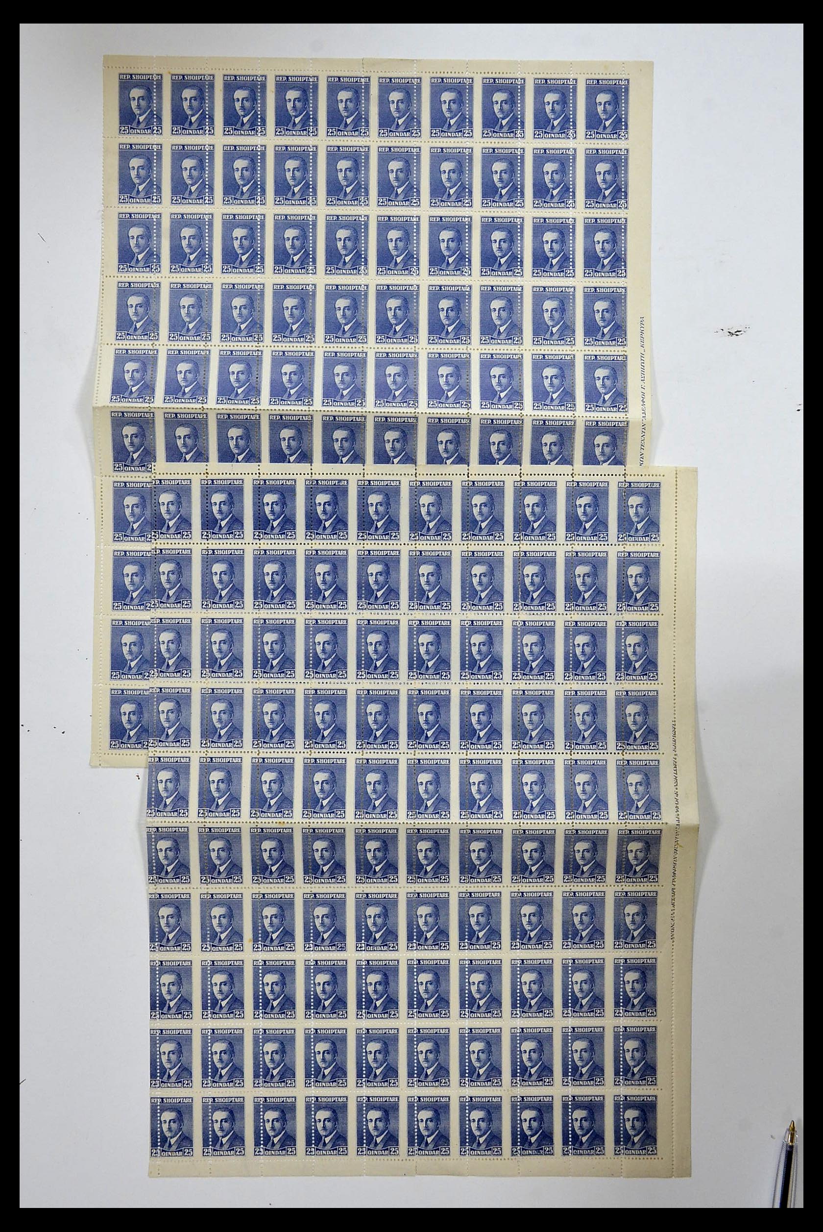 34285 030 - Postzegelverzameling 34285 Albanië 1914-1945.