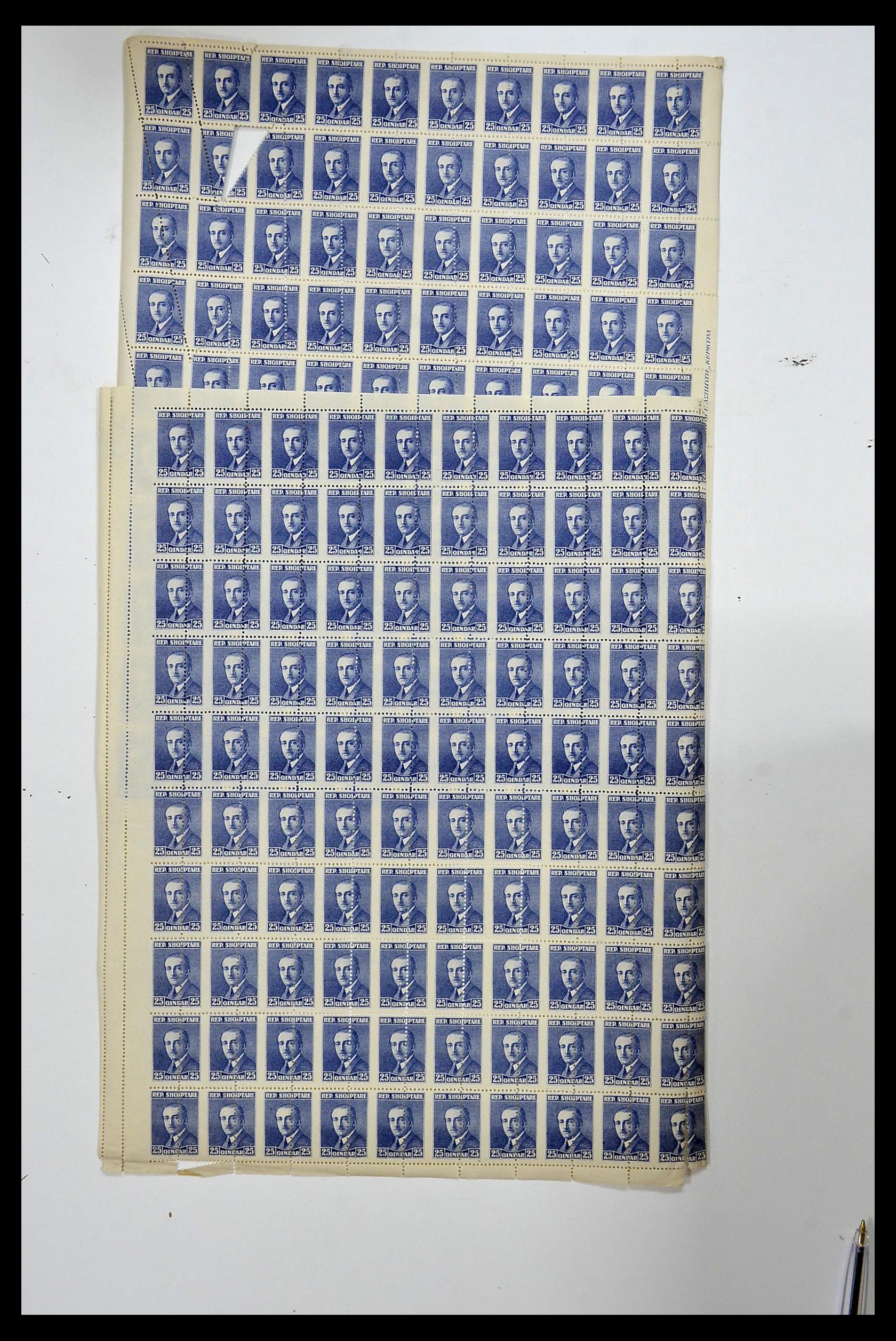 34285 031 - Postzegelverzameling 34285 Albanië 1914-1945.