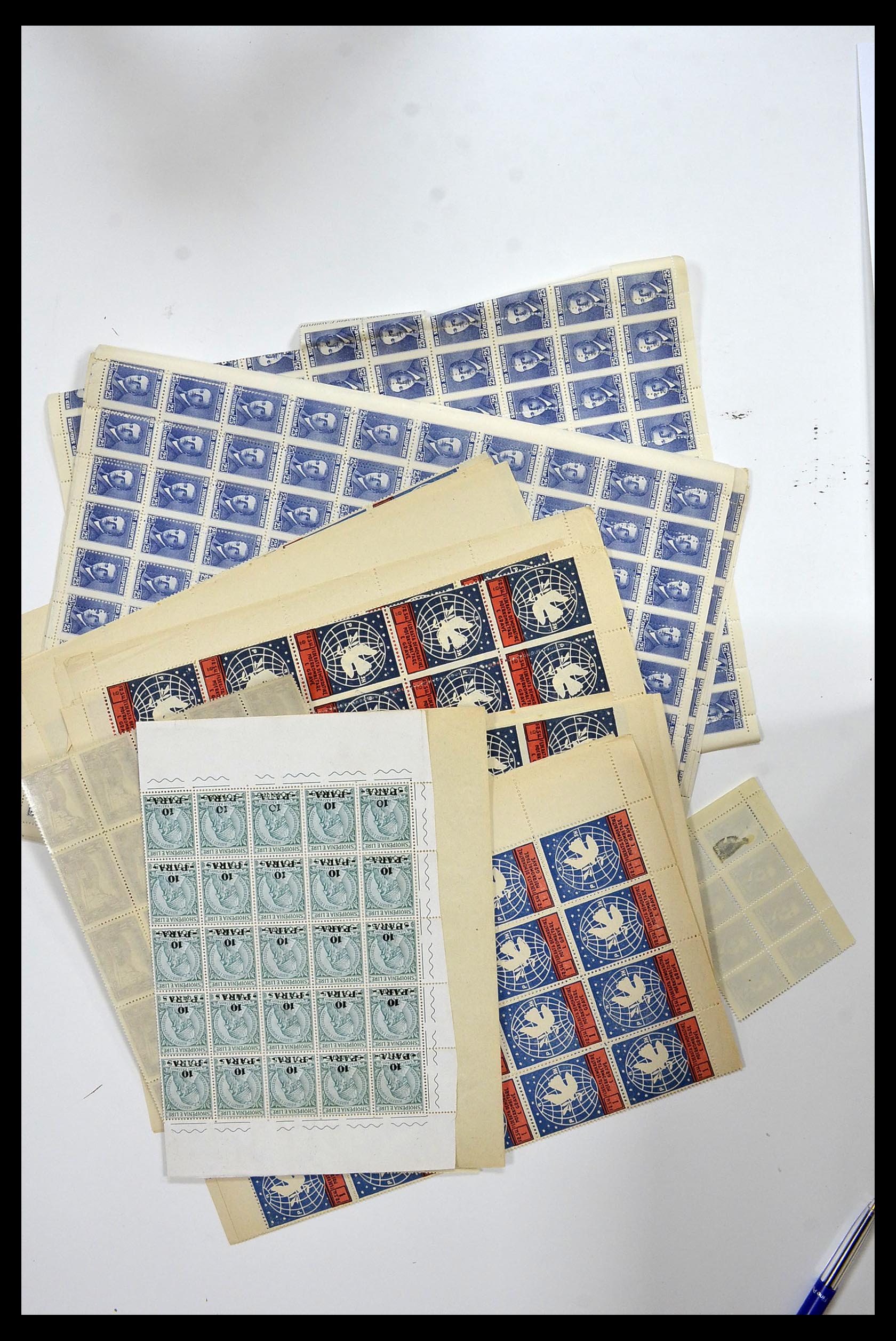 34285 033 - Postzegelverzameling 34285 Albanië 1914-1945.