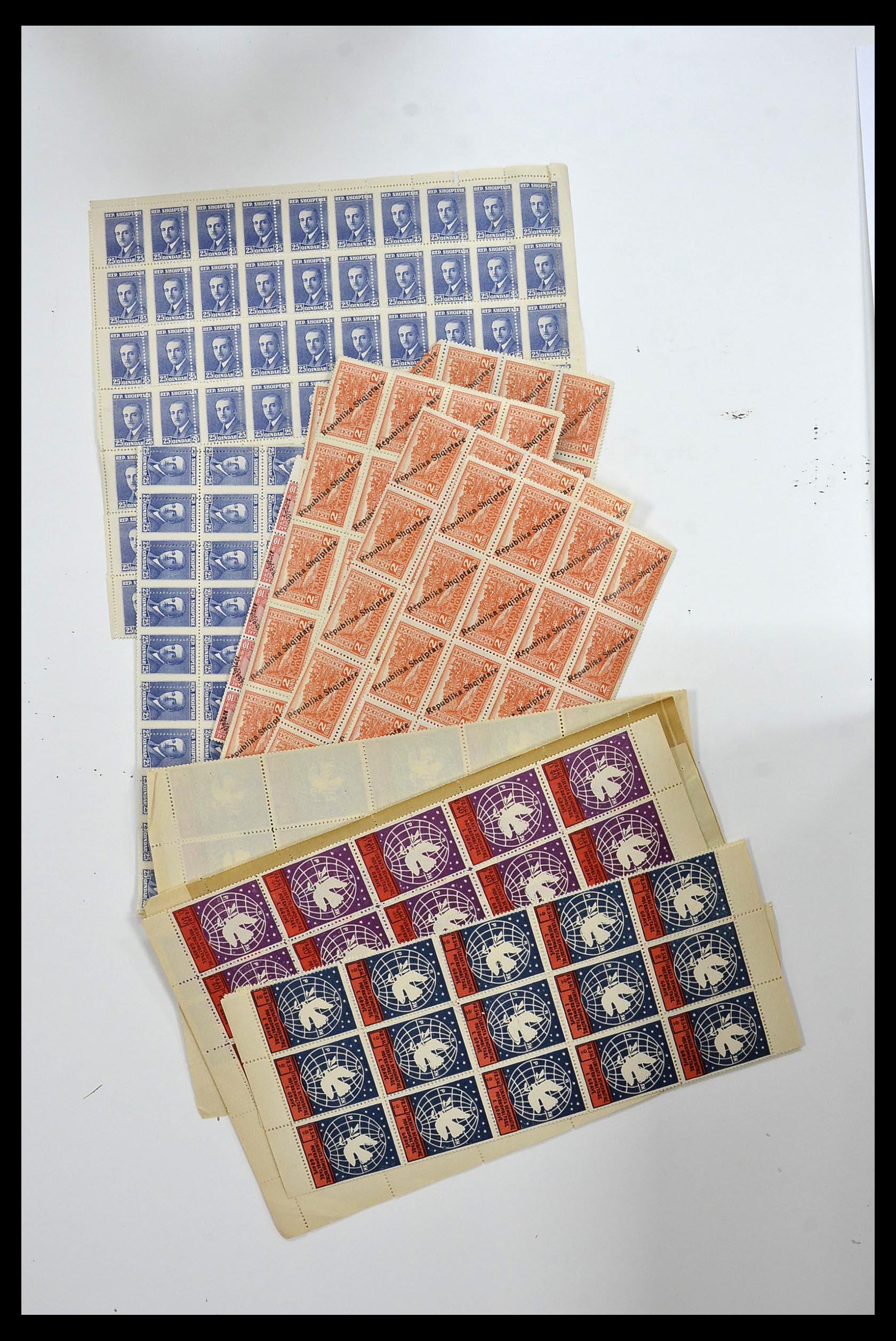 34285 034 - Postzegelverzameling 34285 Albanië 1914-1945.