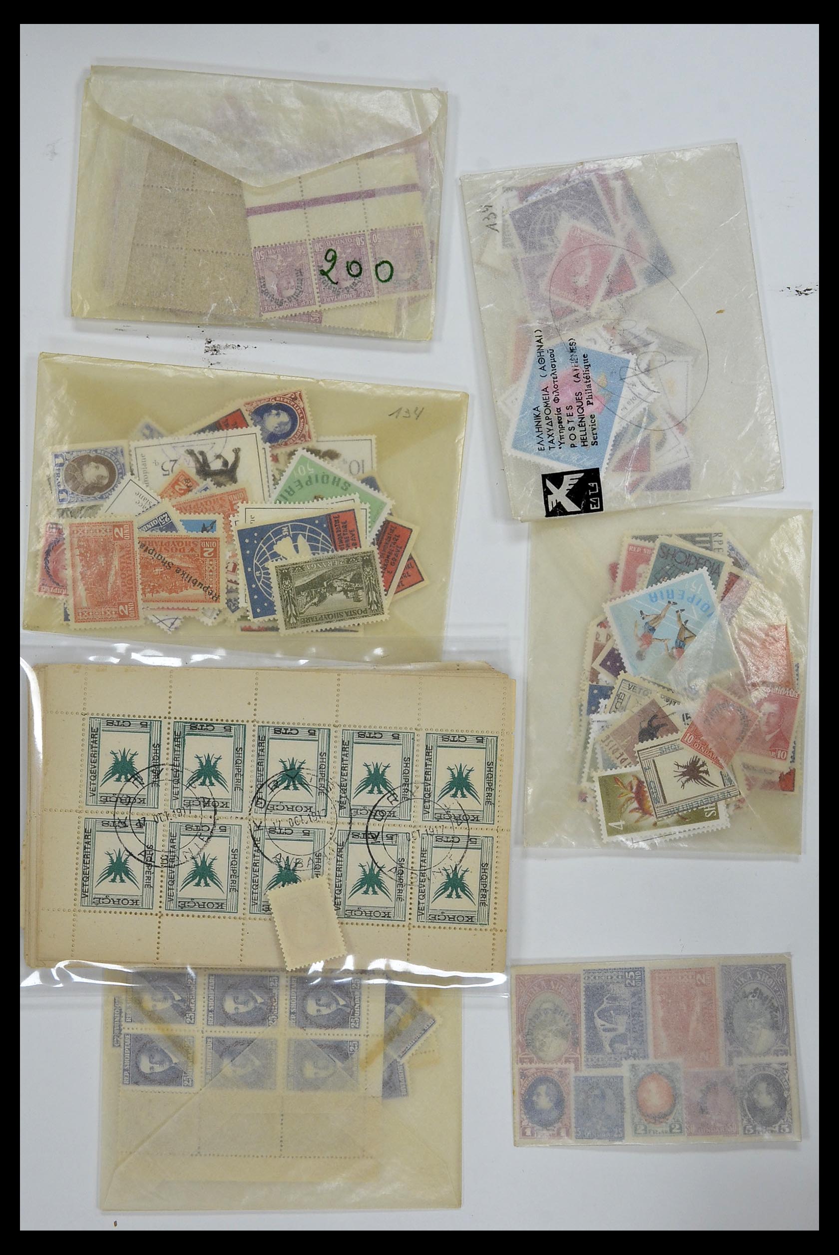 34285 037 - Postzegelverzameling 34285 Albanië 1914-1945.