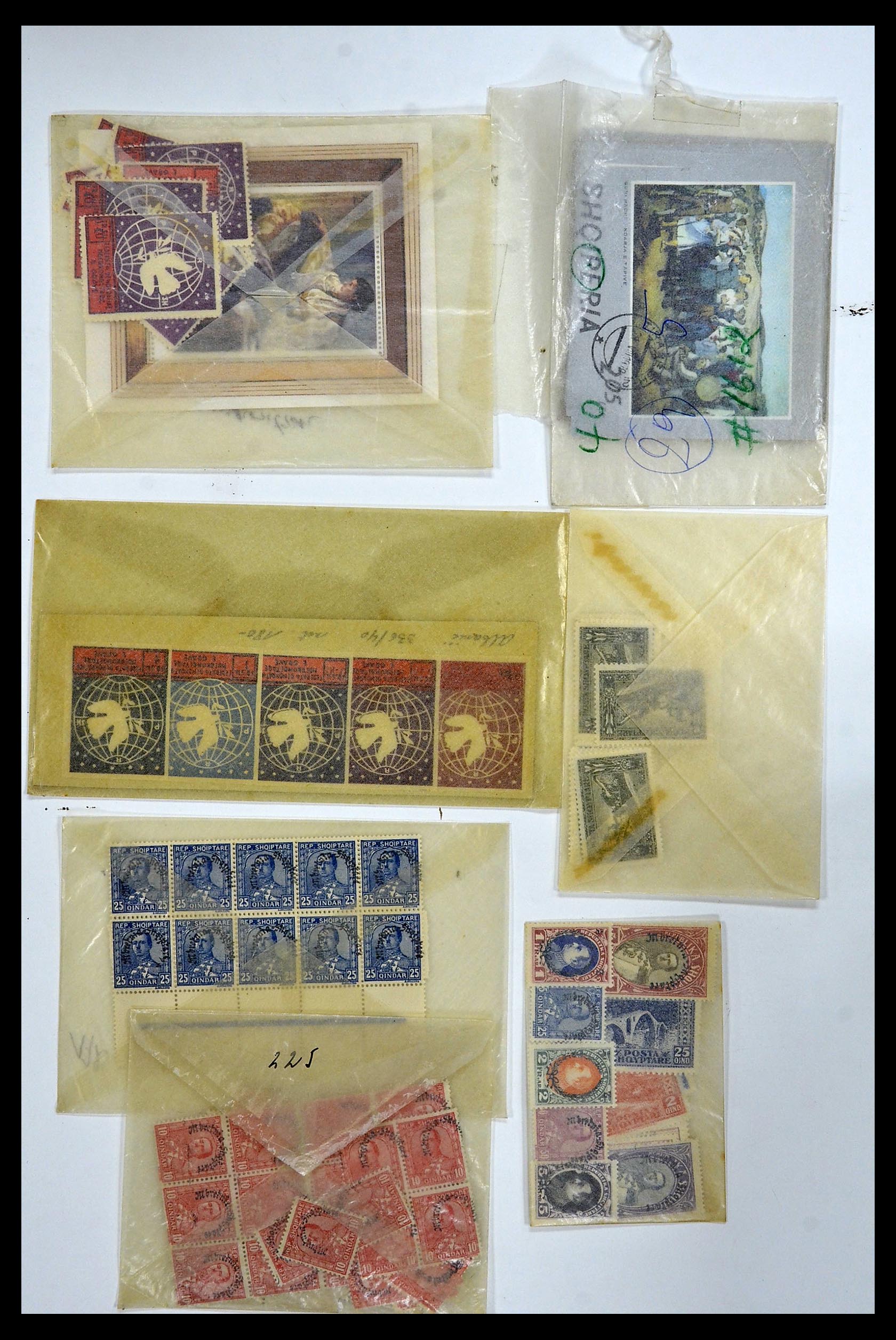 34285 040 - Postzegelverzameling 34285 Albanië 1914-1945.