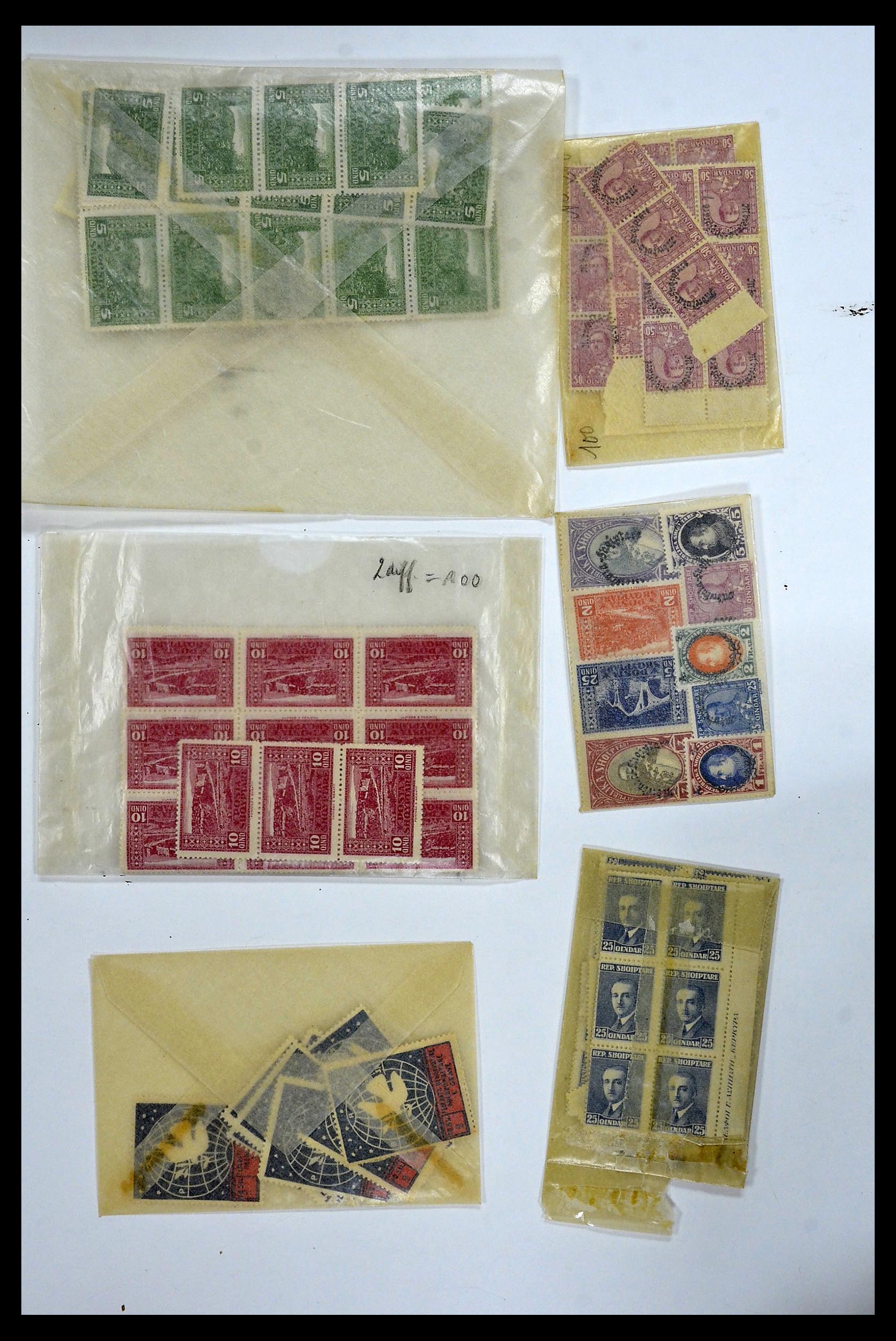 34285 044 - Postzegelverzameling 34285 Albanië 1914-1945.