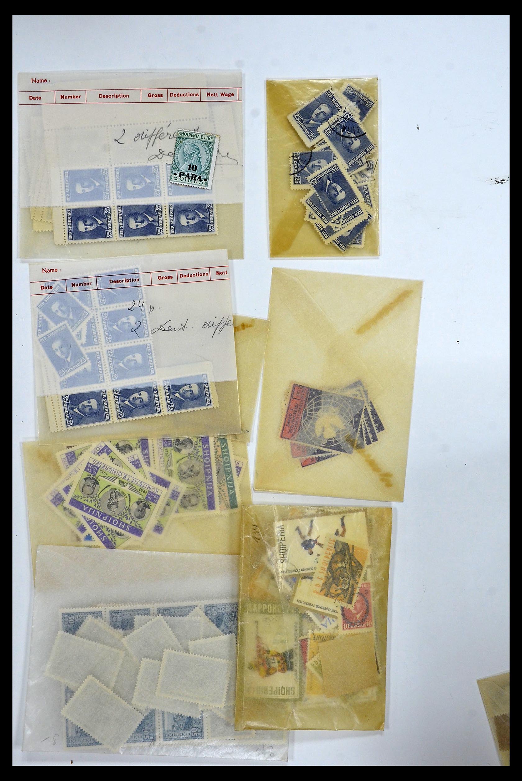 34285 045 - Postzegelverzameling 34285 Albanië 1914-1945.