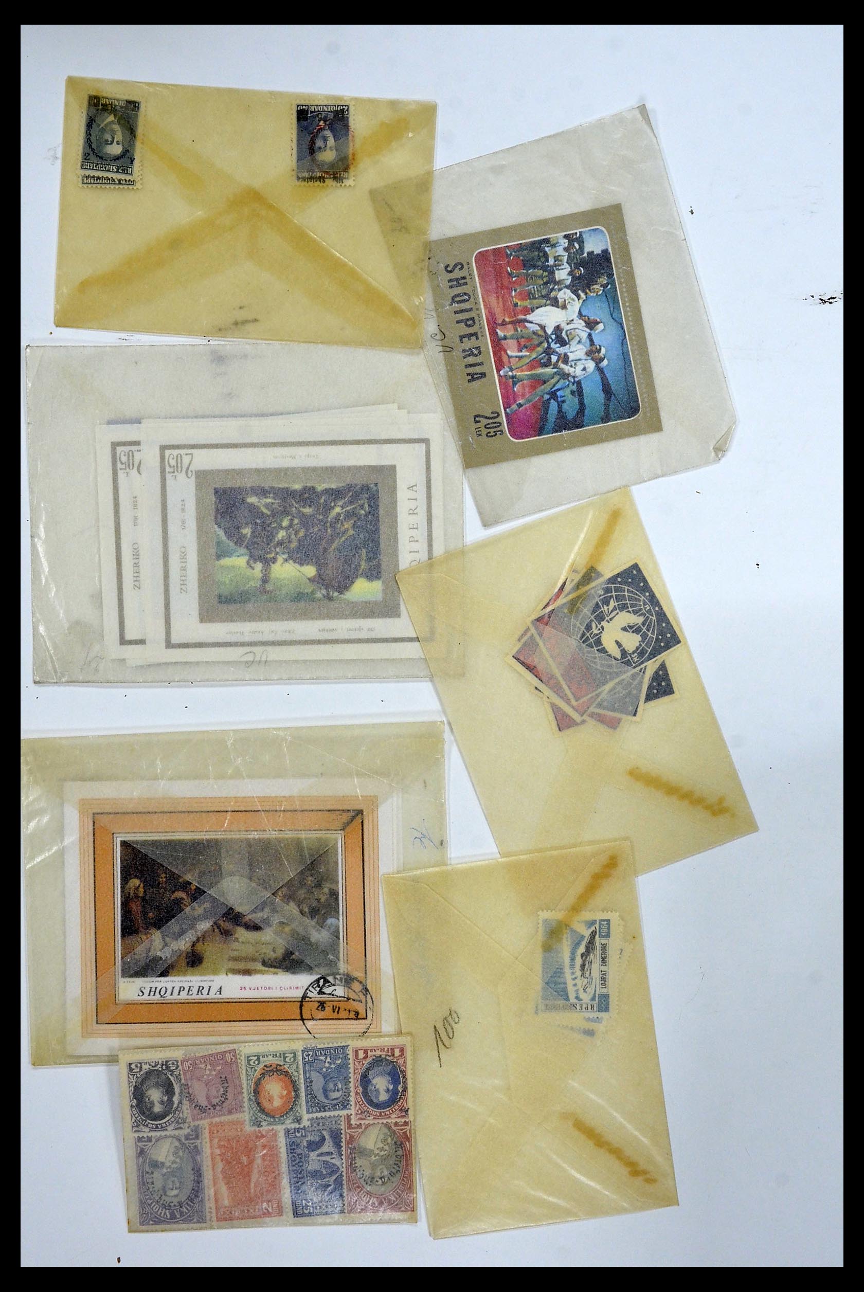 34285 046 - Postzegelverzameling 34285 Albanië 1914-1945.
