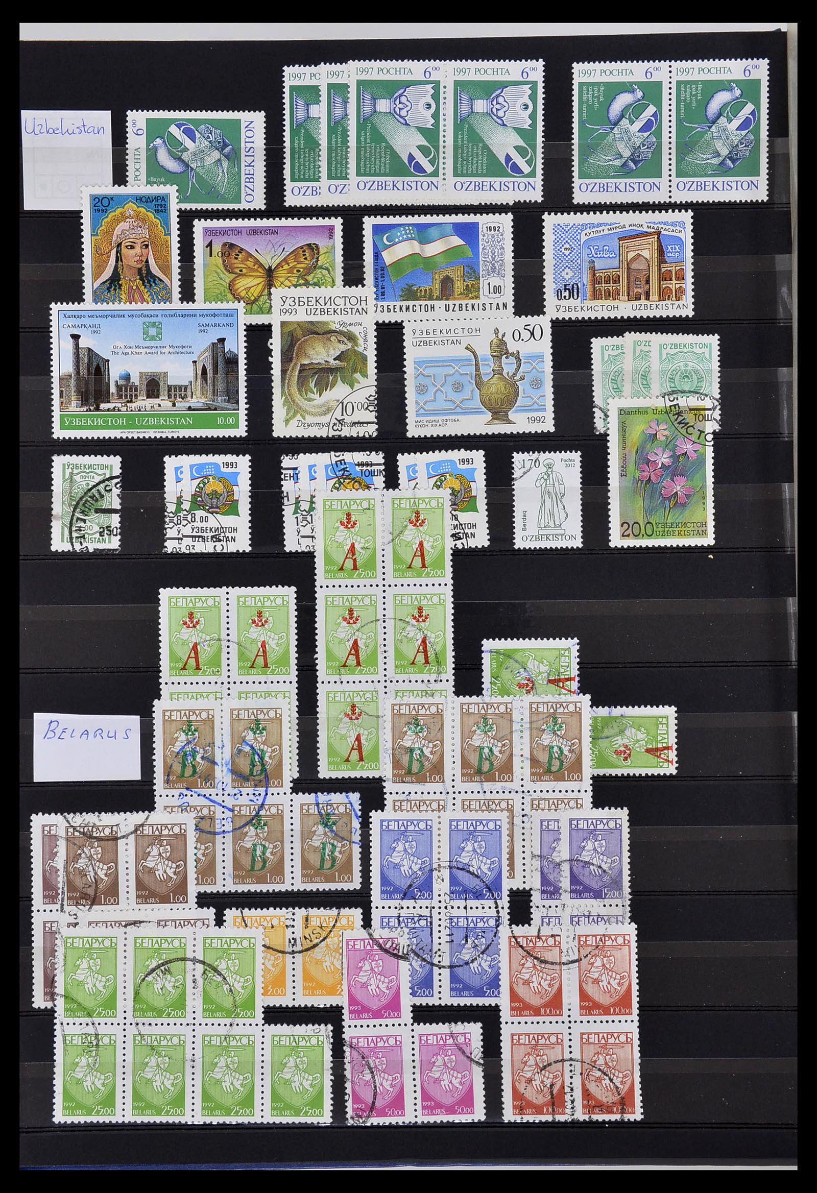 34294 022 - Postzegelverzameling 34294 Russische gebieden en back of the book 186