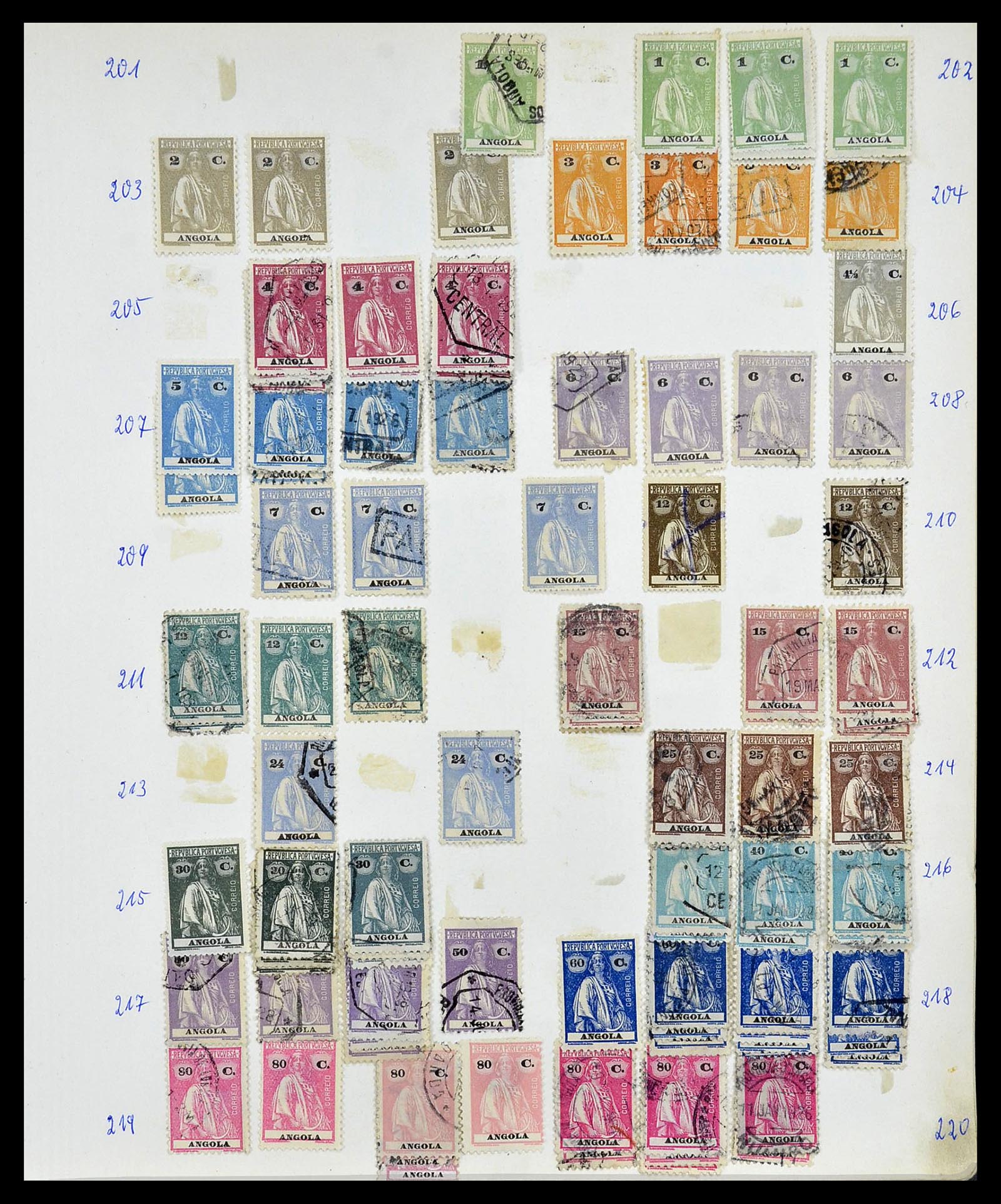 34305 044 - Postzegelverzameling 34305 Portugese koloniën 1870-1970.