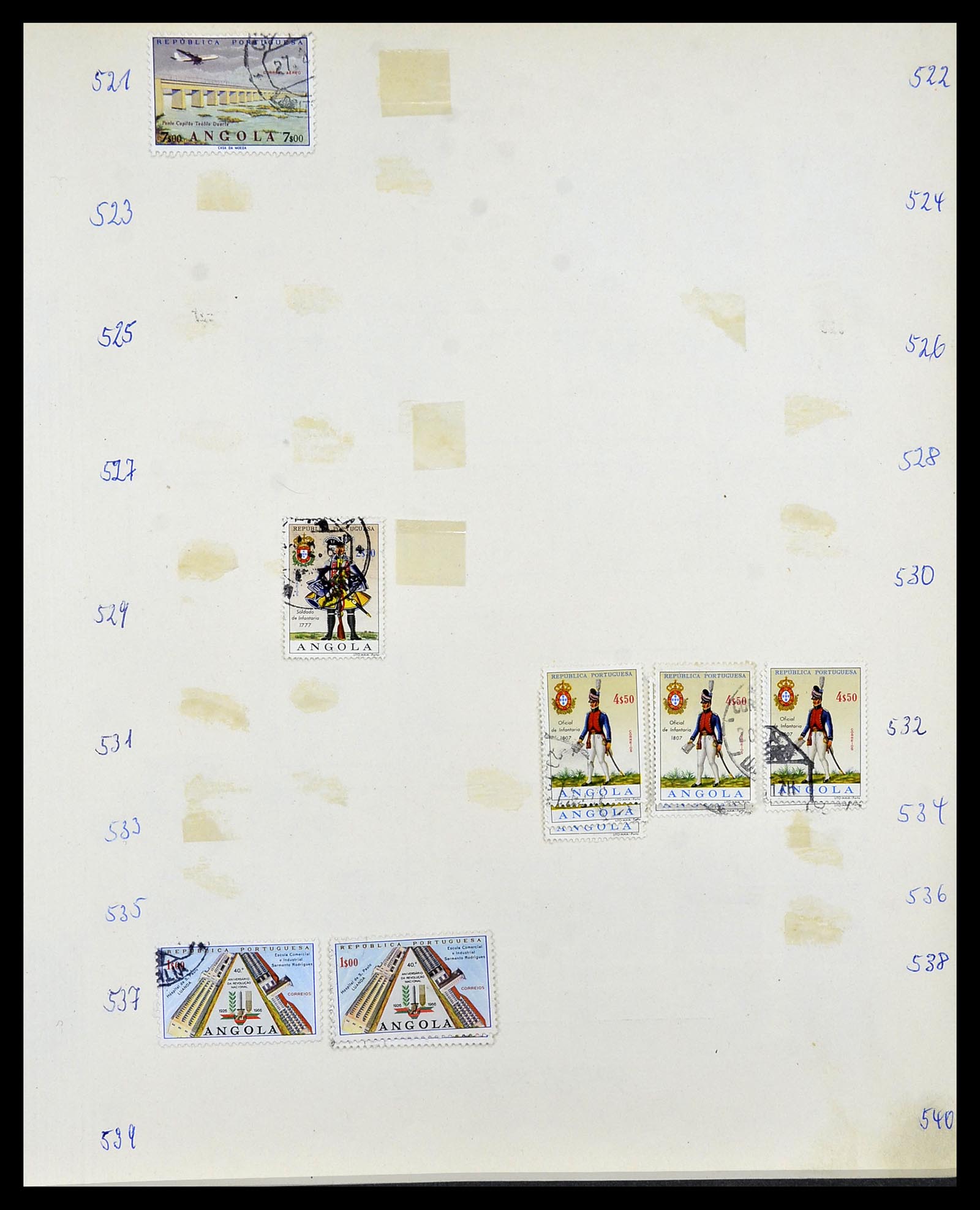 34305 060 - Postzegelverzameling 34305 Portugese koloniën 1870-1970.