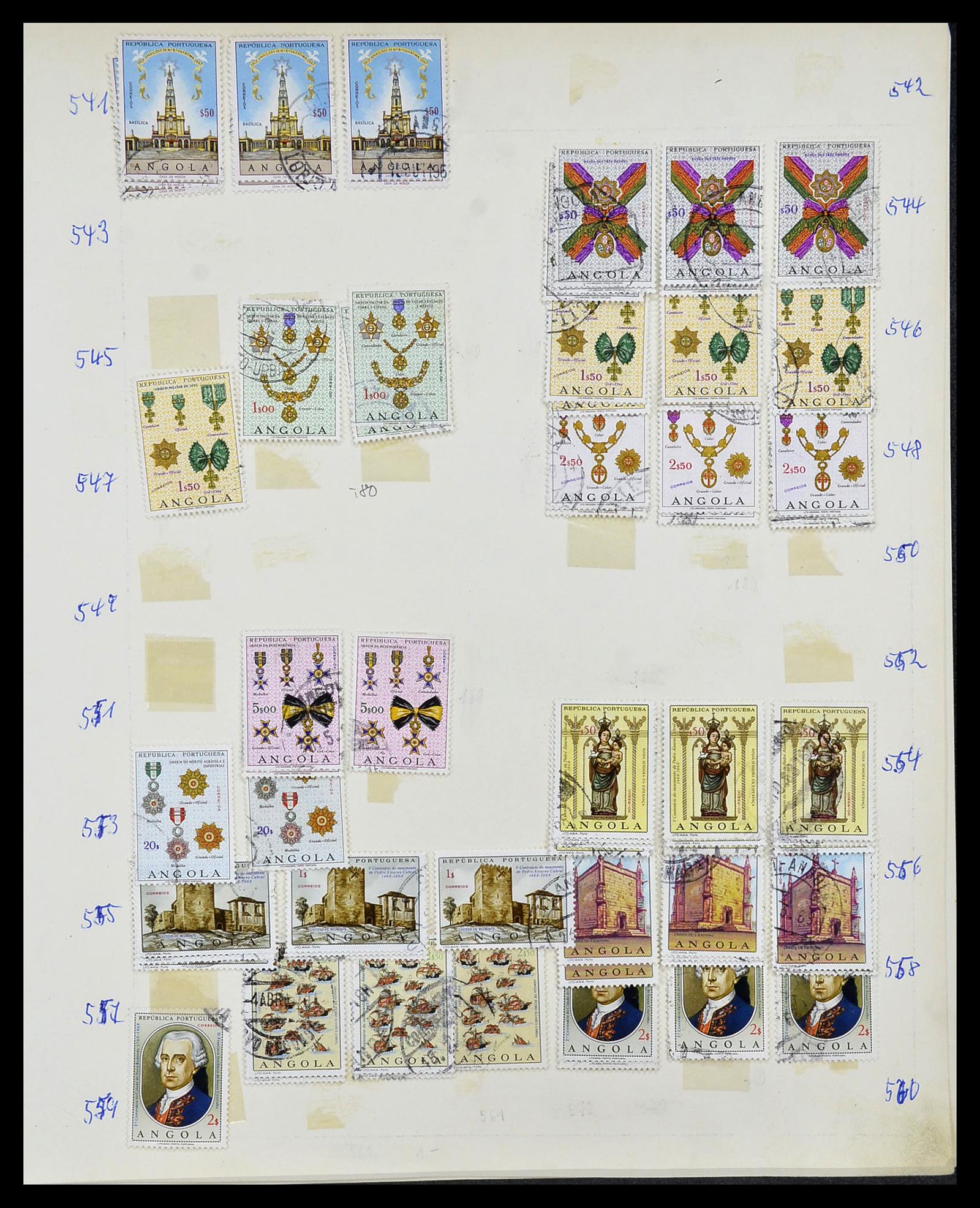 34305 061 - Postzegelverzameling 34305 Portugese koloniën 1870-1970.