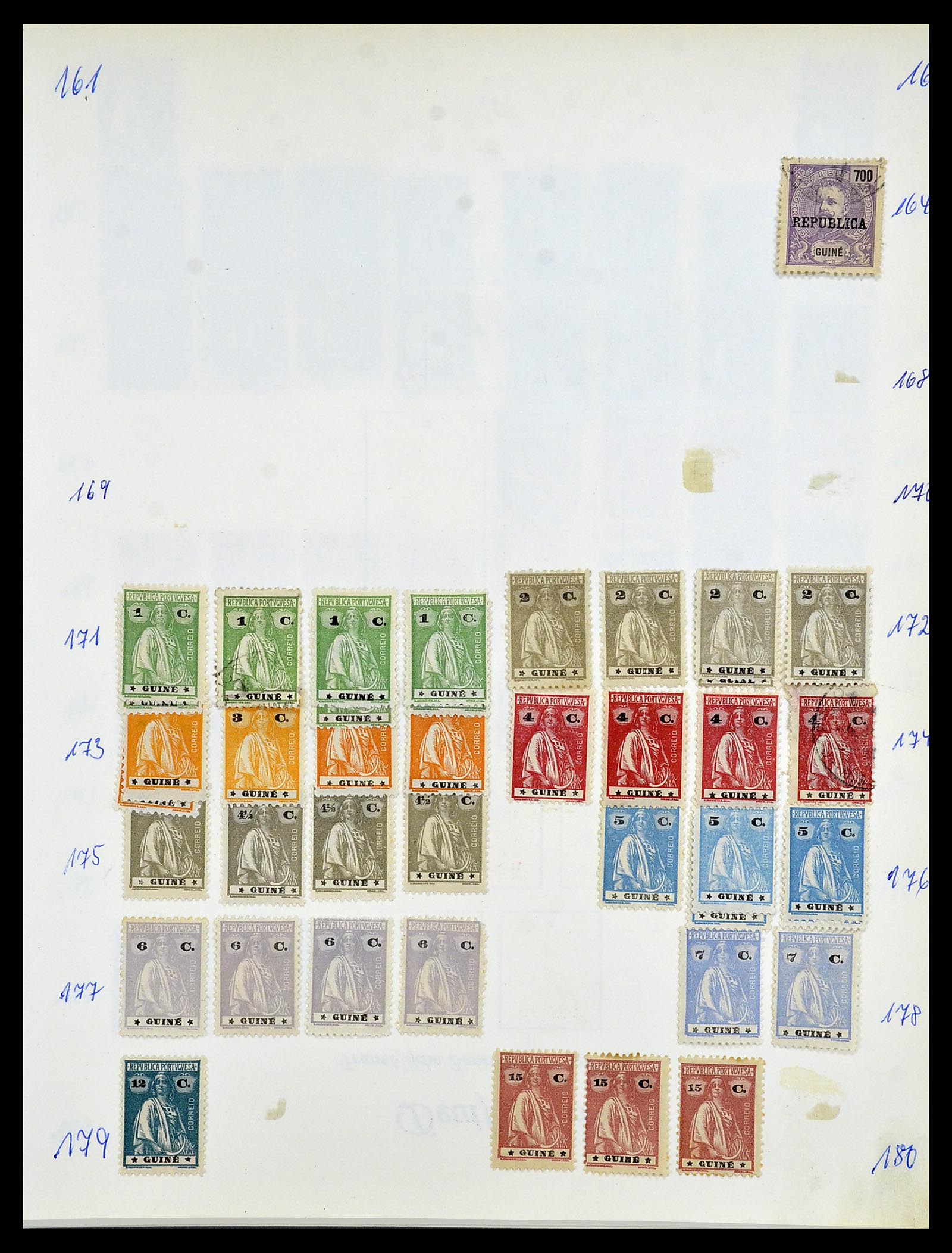 34305 227 - Postzegelverzameling 34305 Portugese koloniën 1870-1970.