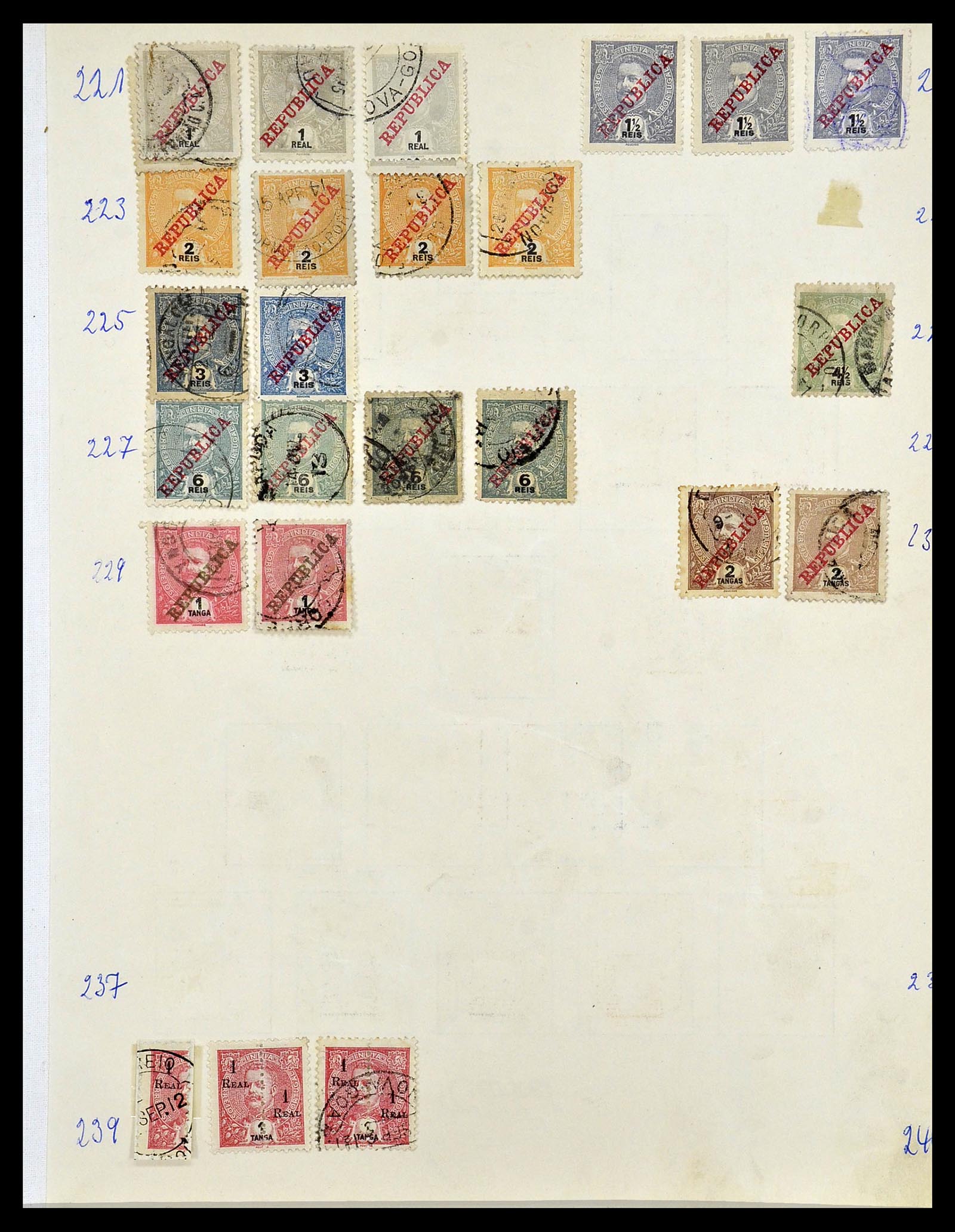 34305 244 - Postzegelverzameling 34305 Portugese koloniën 1870-1970.