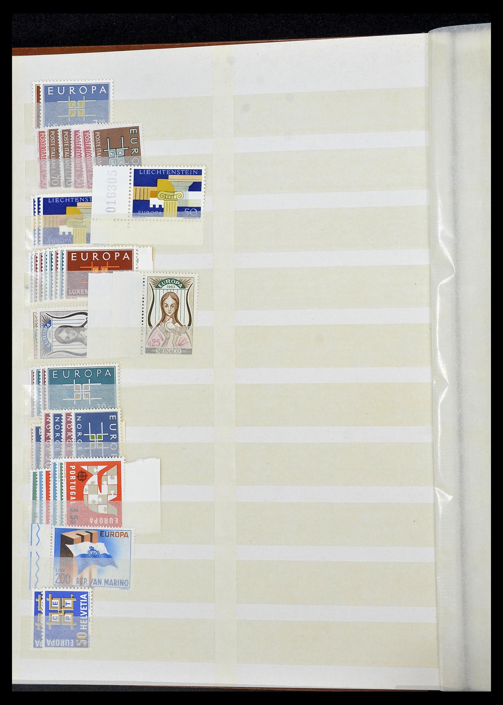 34308 011 - Postzegelverzameling 34308 Europa CEPT 1956-2000.