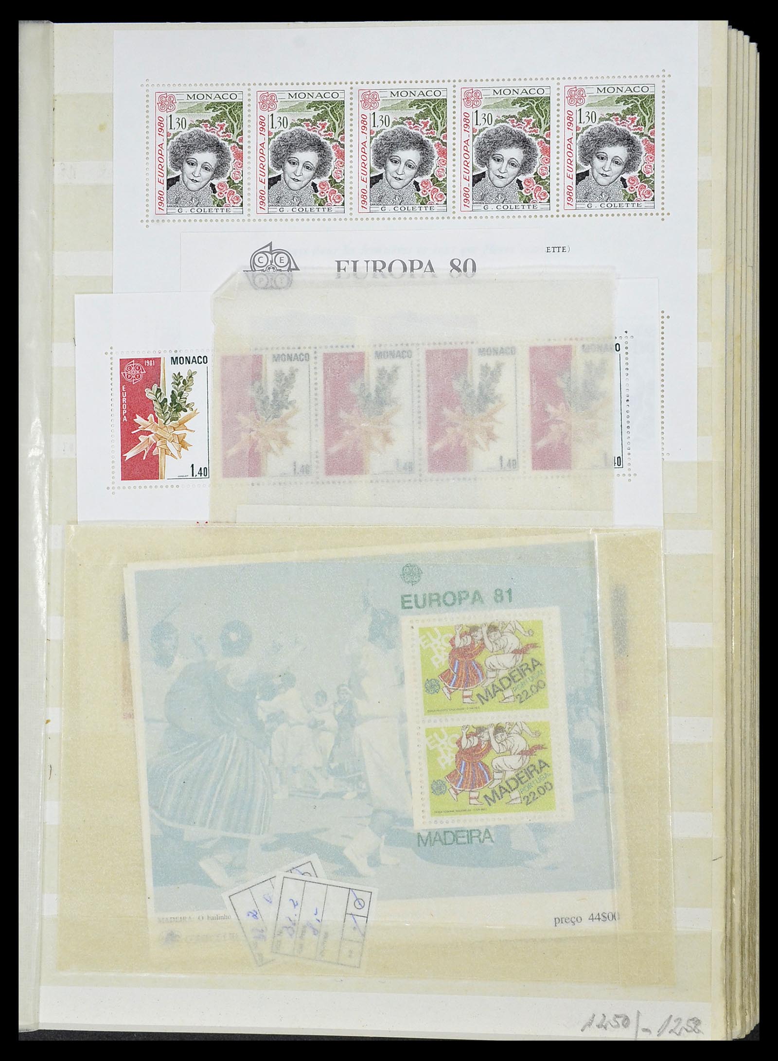 34308 122 - Postzegelverzameling 34308 Europa CEPT 1956-2000.
