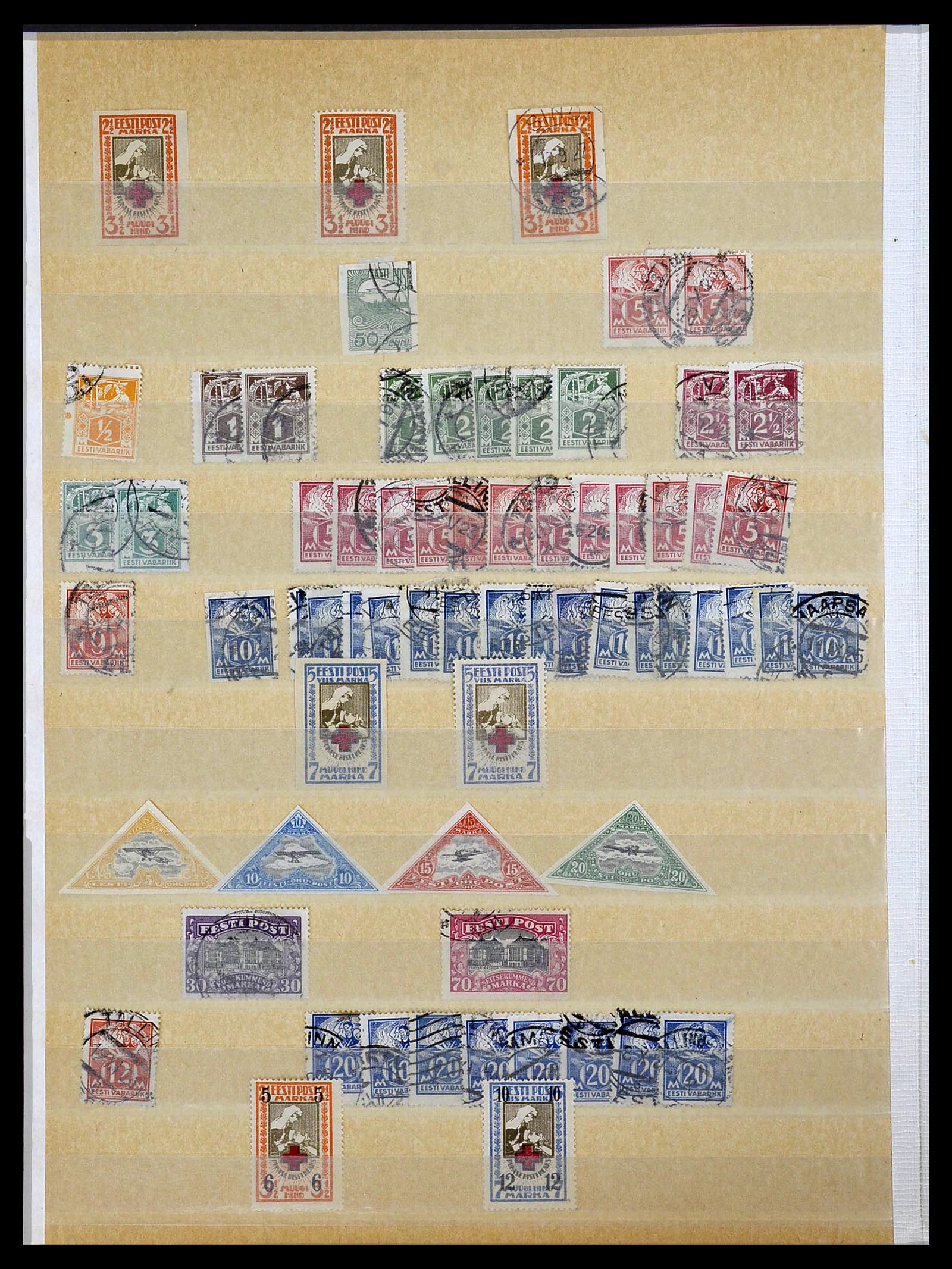 34311 010 - Postzegelverzameling 34311 Baltische Staten 1918-1941.